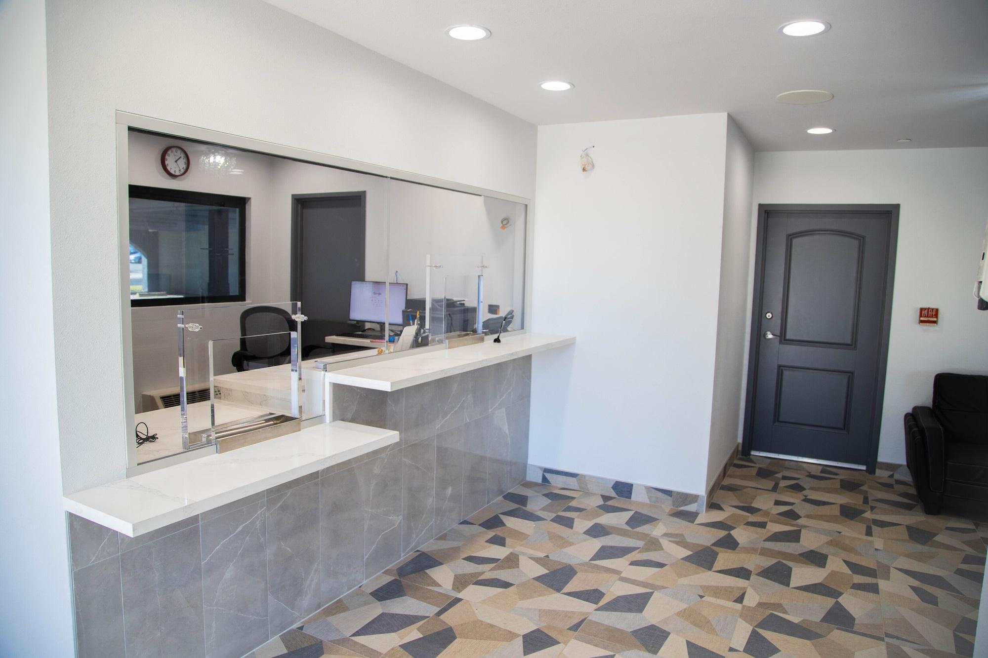 Vista Lobby Pico Rivera Inn and Suites
