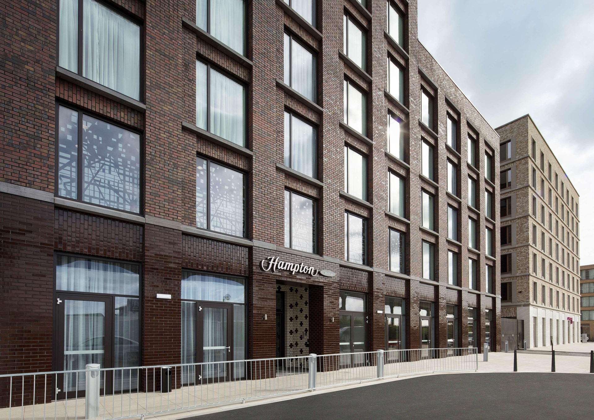 Vista Exterior Hampton by Hilton London Docklands