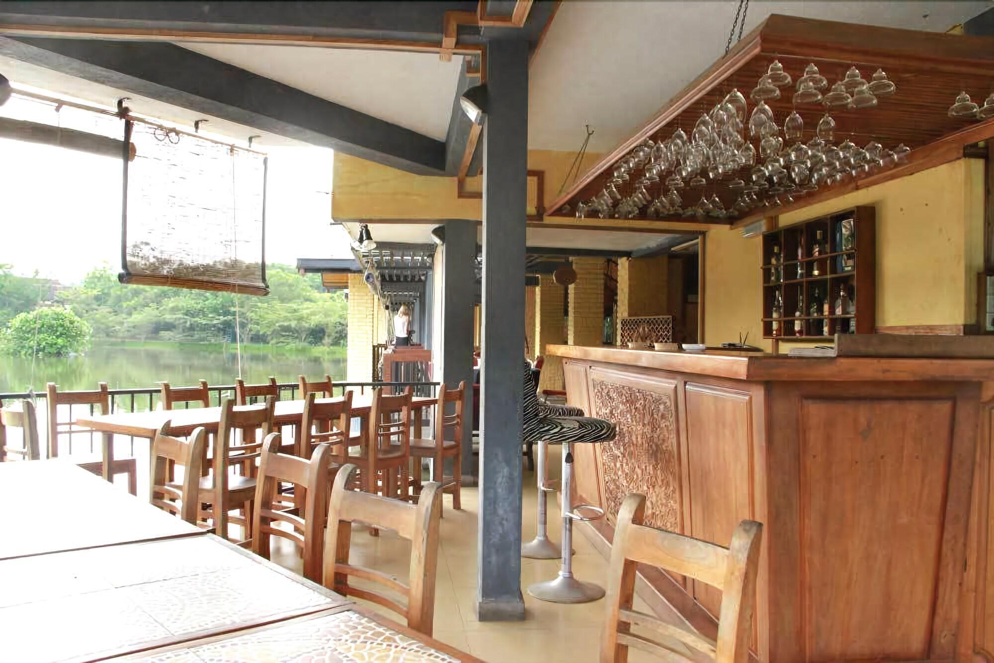 Bar/Salón Lake Serenity Boutique Hotel