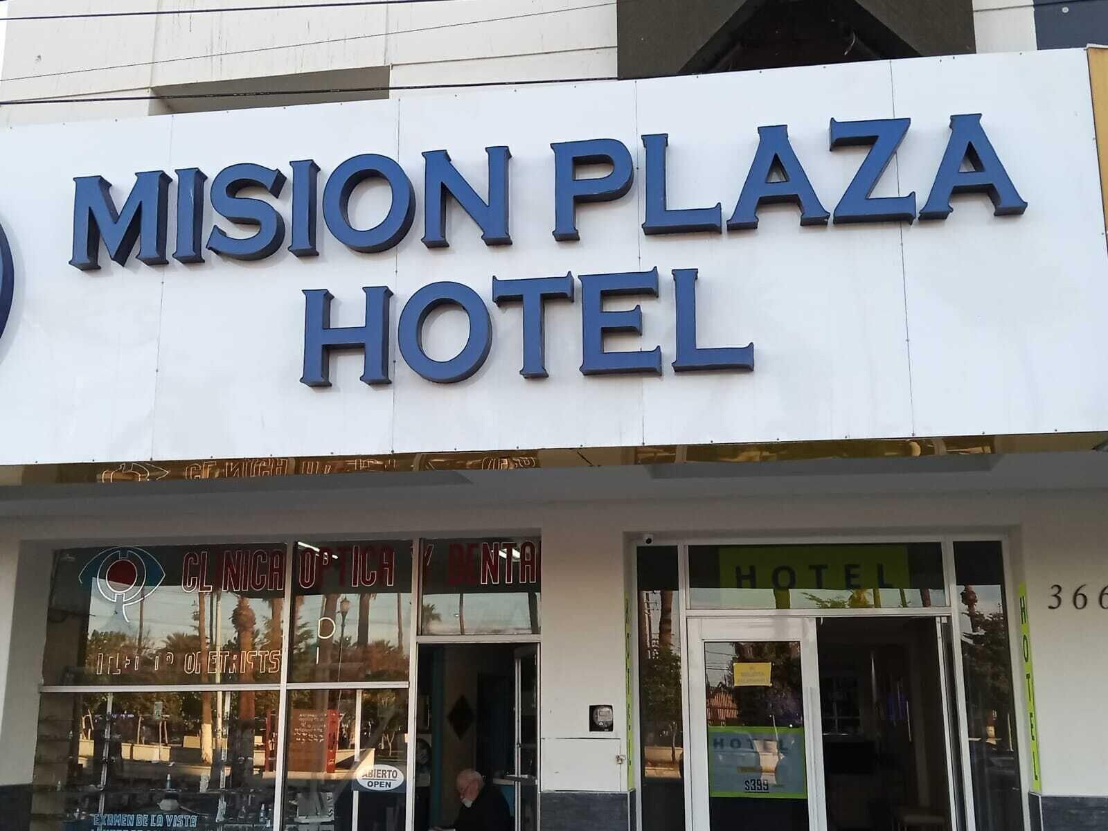 Vista Exterior Hotel Misión Plaza Mexicali