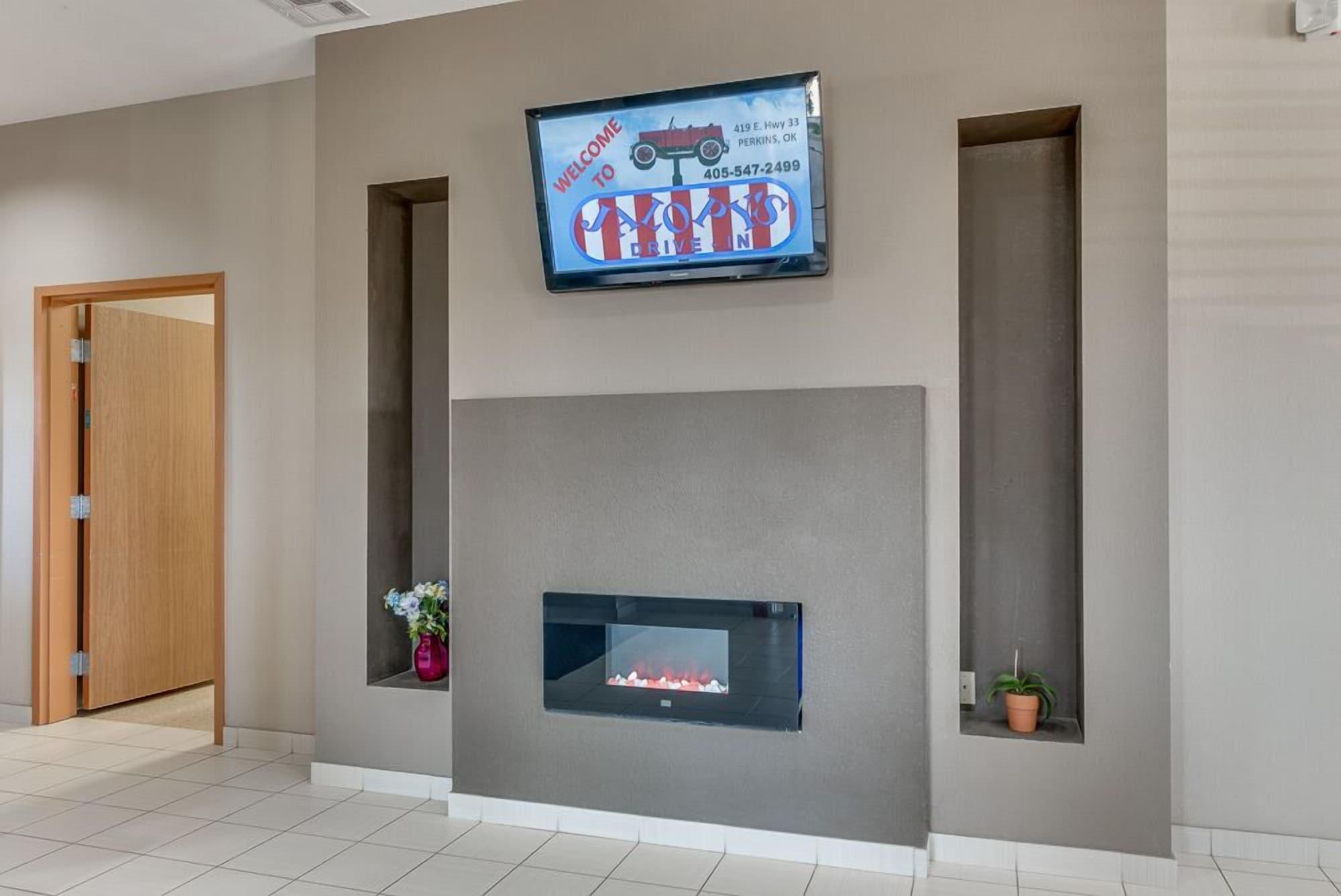 Vista Lobby Executive Inn and Suites Cushing