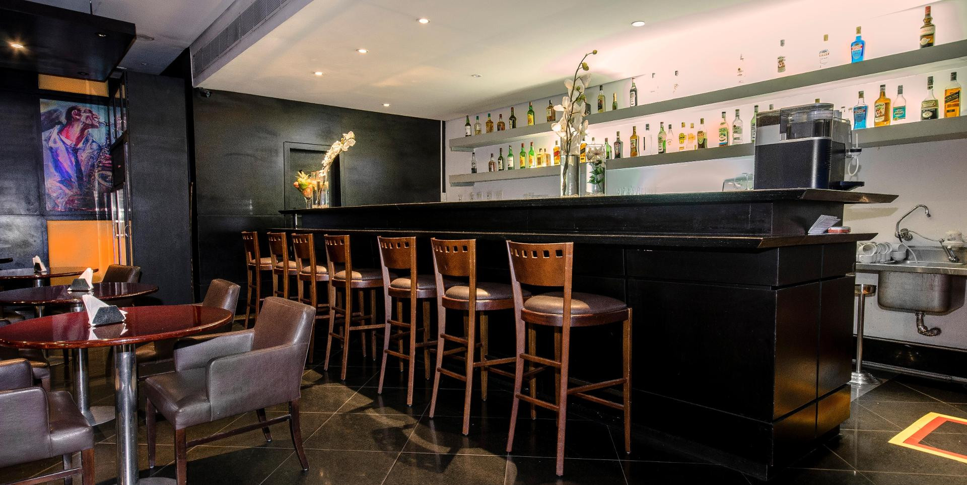 Bar/Salón Millennium