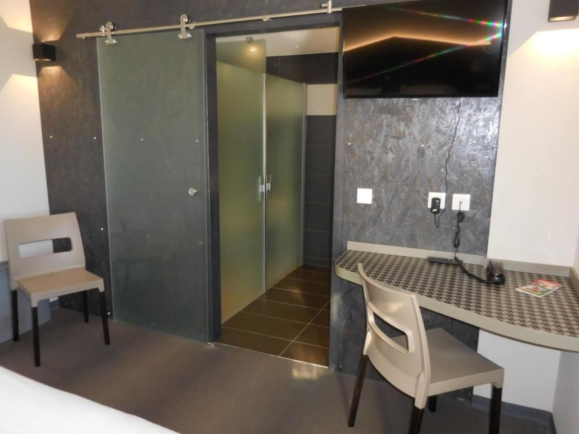 Set de Habitación FastHotel Montmarault - Auberge du Grand Champ