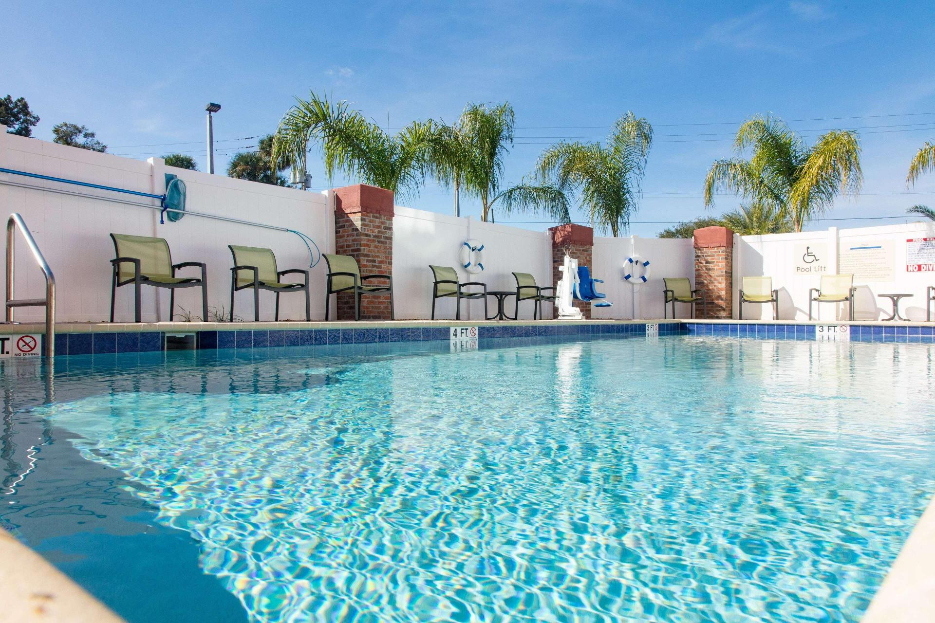 Vista Piscina Hampton Inn Palatka