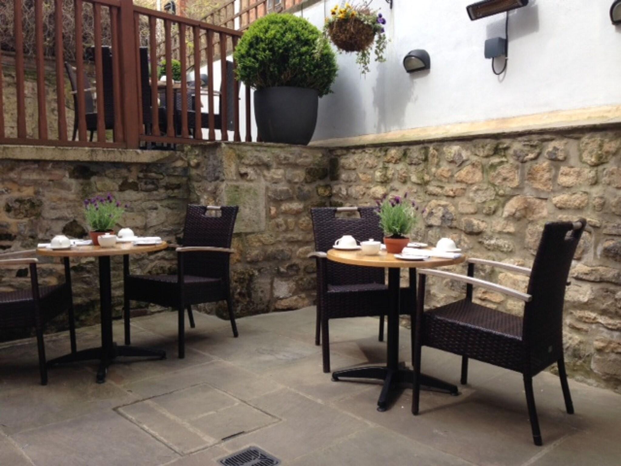 Varios Vanbrugh House Hotel