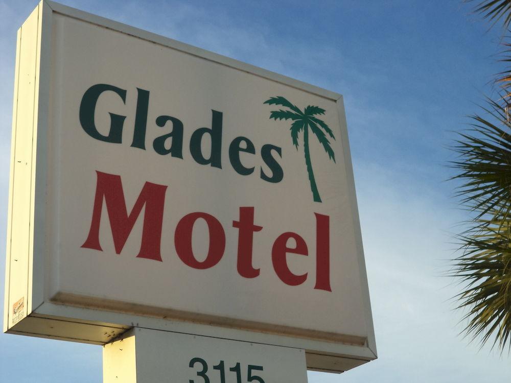 Vista Exterior Glades Motel