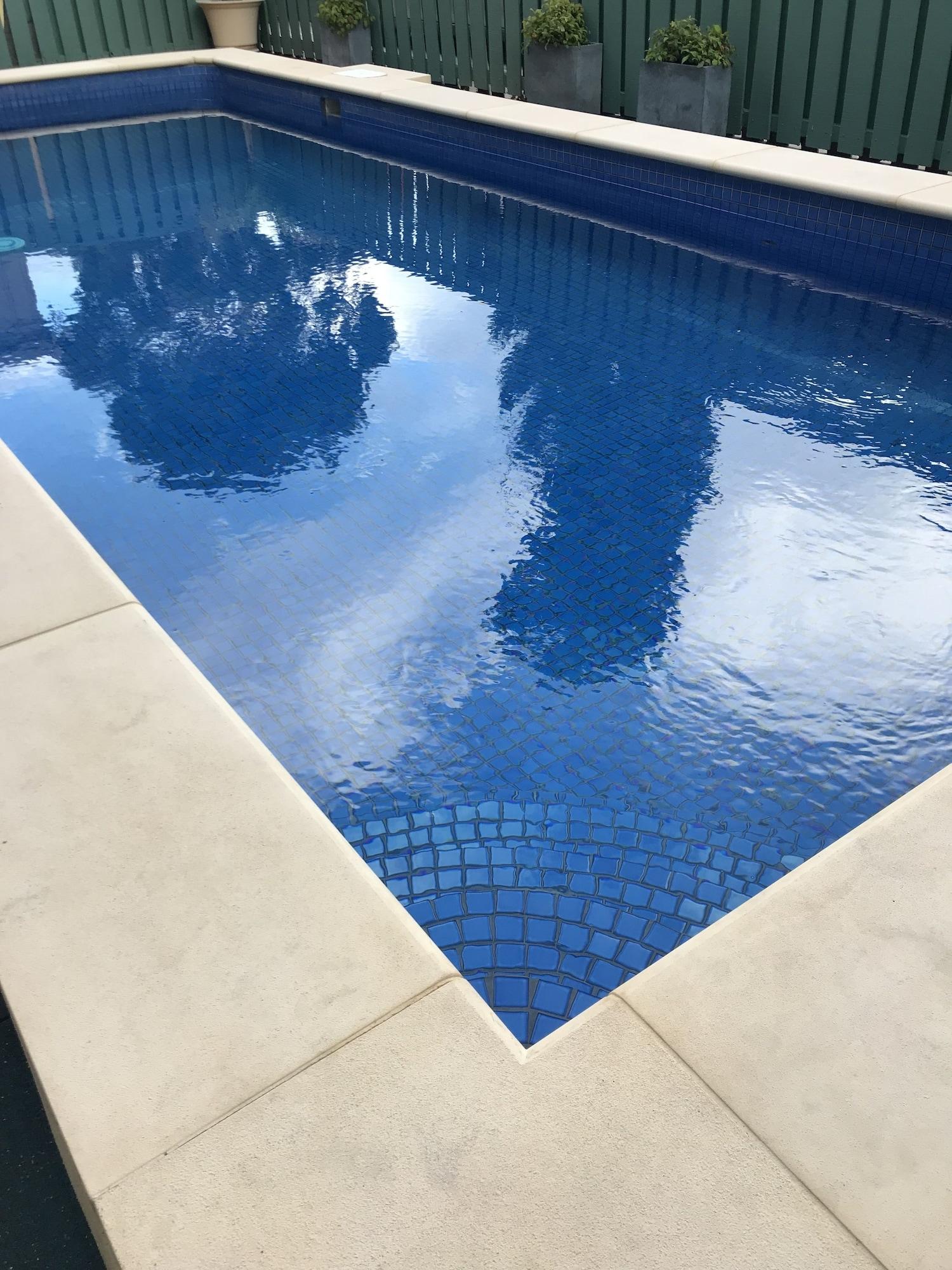 Vista Piscina Adelaide International Motel