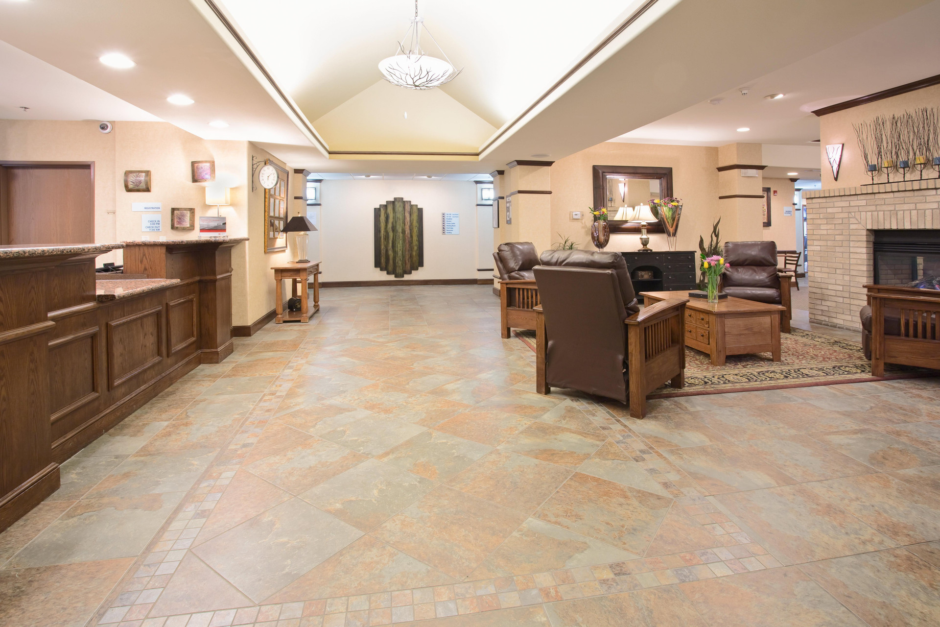 Vista Lobby Holiday Inn Express Hotel & Suites Las Vegas by IHG