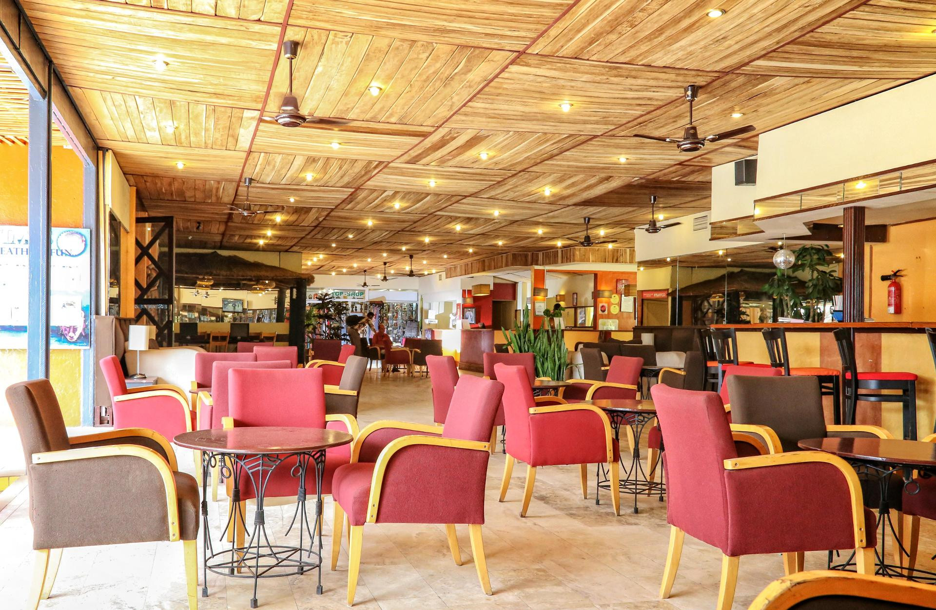 Bar/Salón Kombo Beach Resort