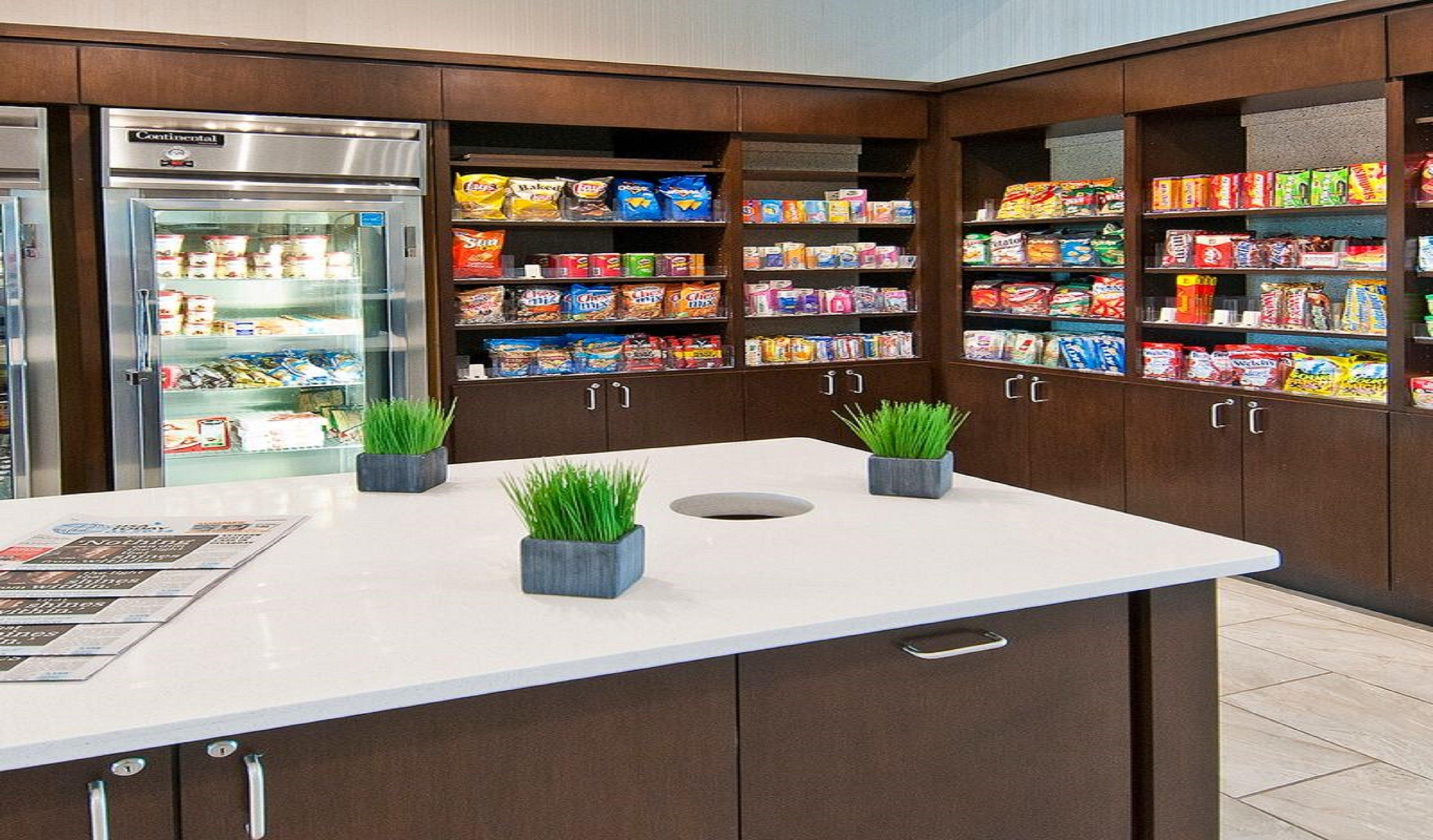 Vista Lobby Holiday Inn Austin Airport by IHG