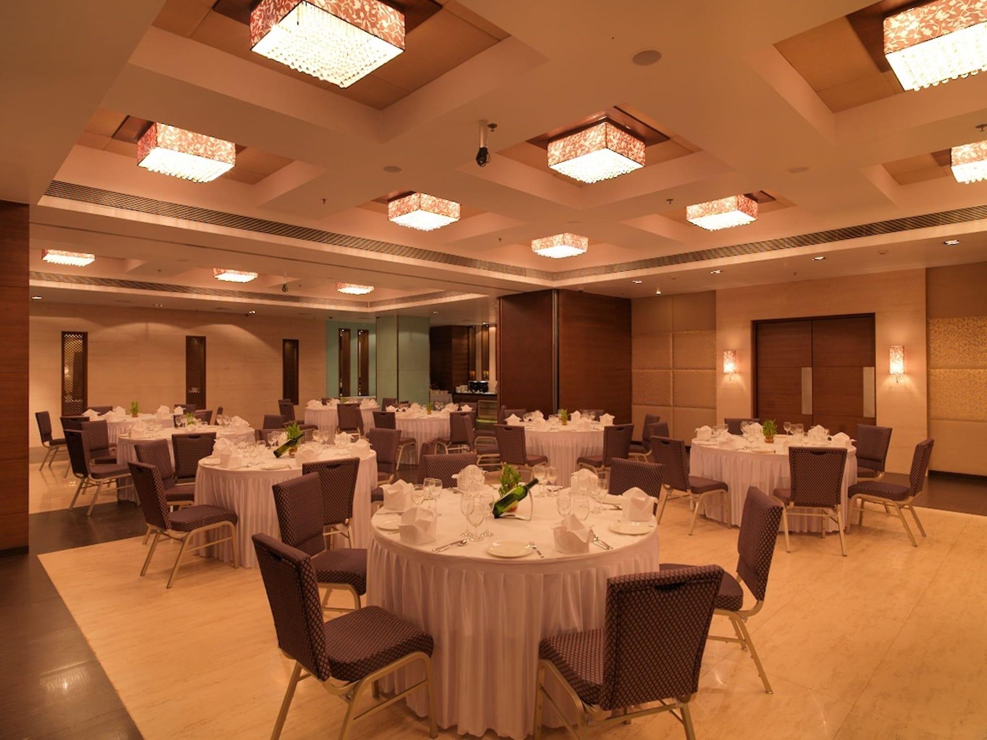 Salón de Baile Spree Shivai Hotel Pimpri