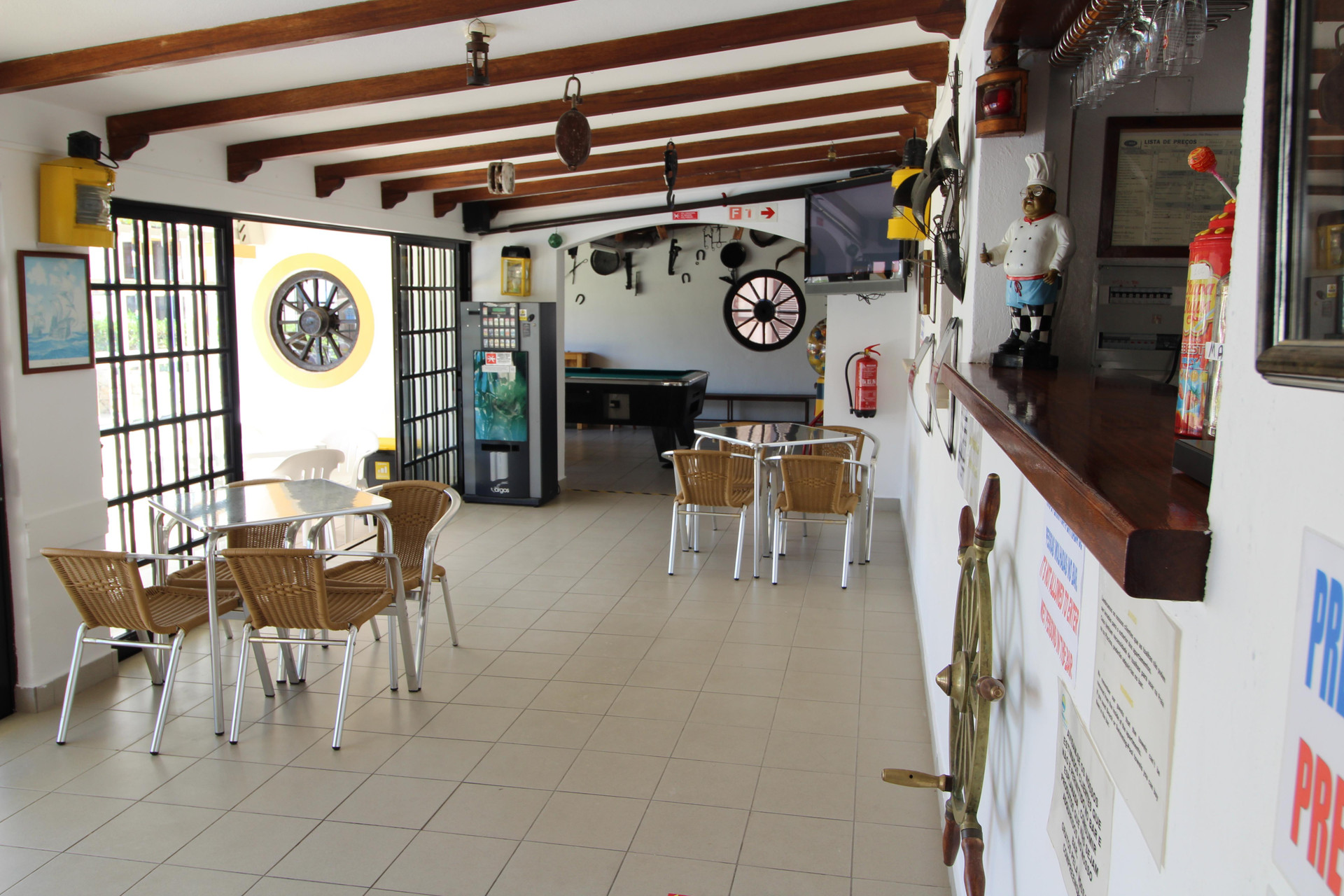 Bar/Salón Muthu Balaia Sol
