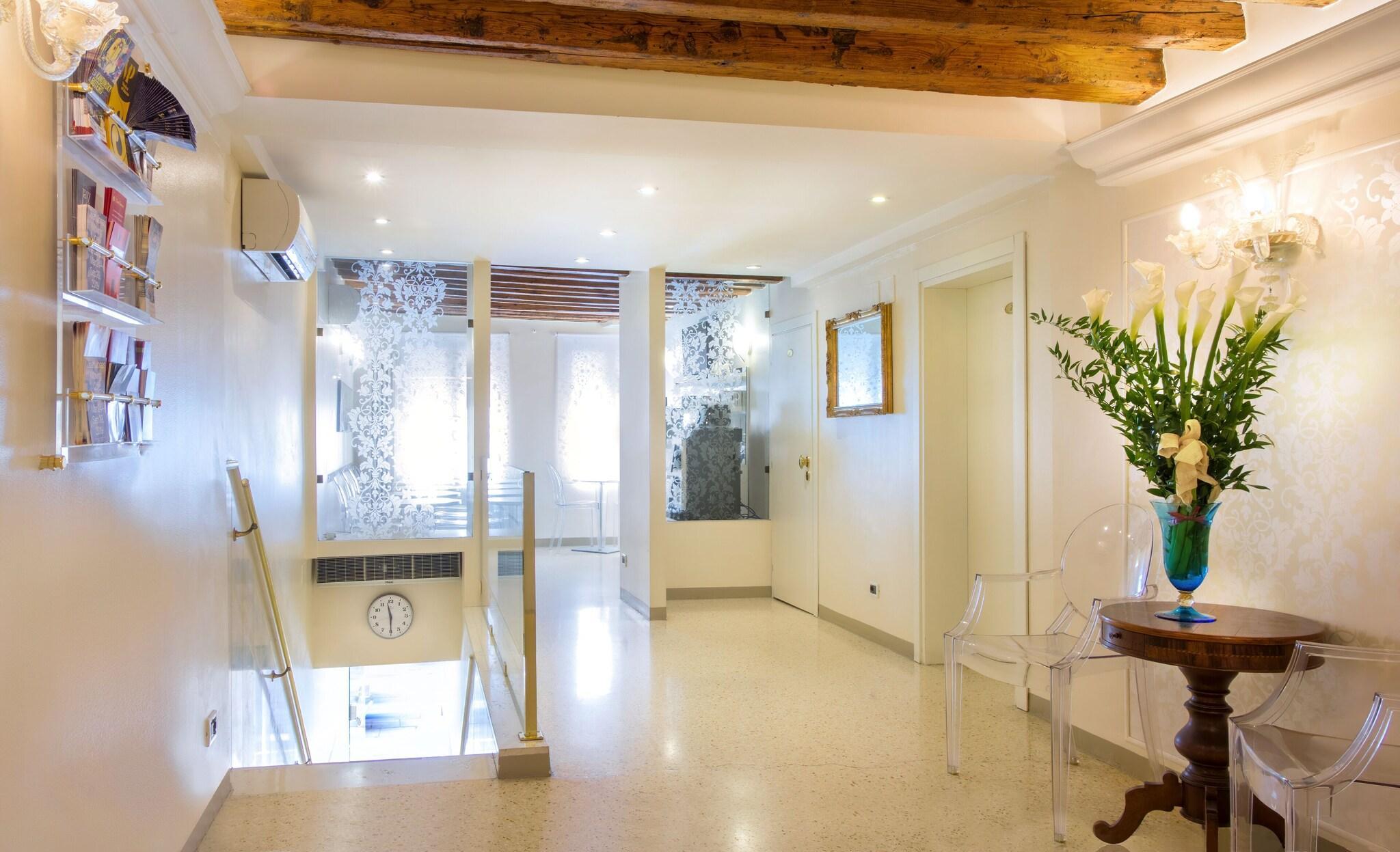 Vista Lobby Hotel Adriatico