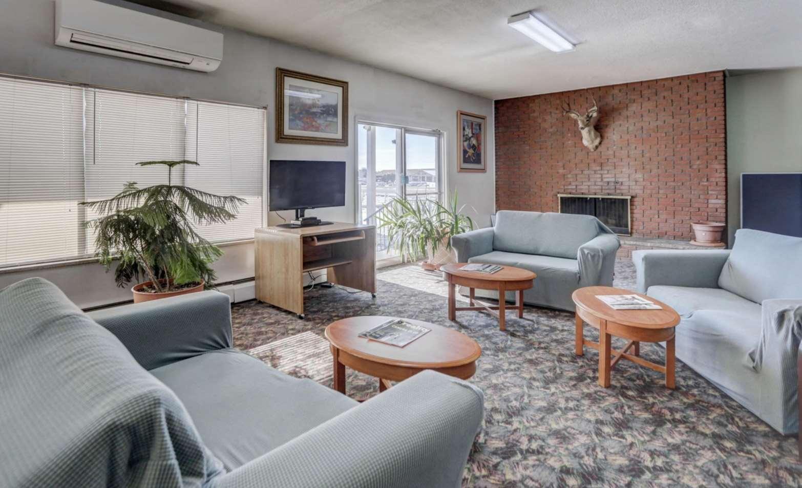 Vista Lobby Americas Best Value Inn Greeley Evans
