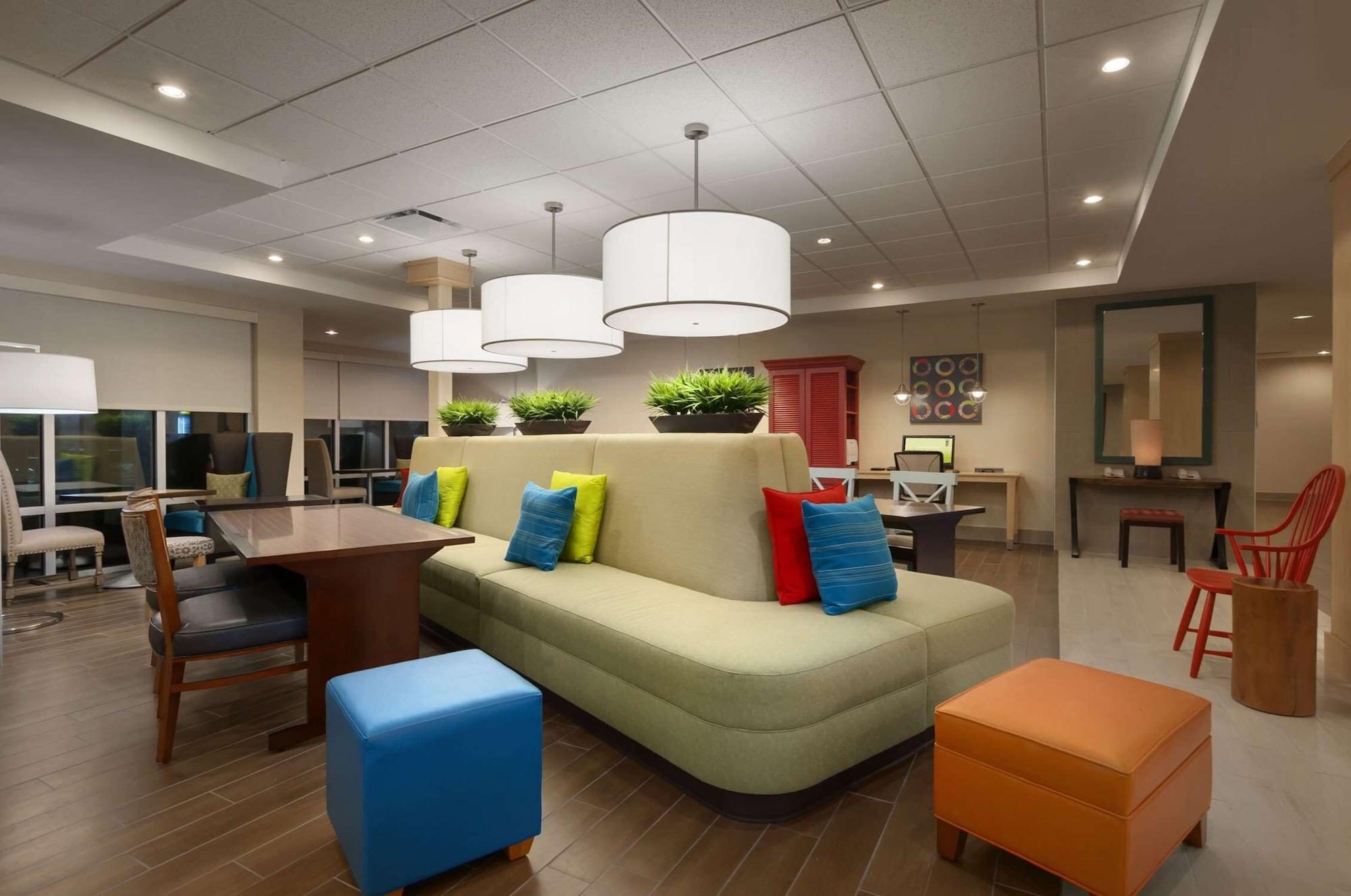 Vista Lobby Home2 Suites by Hilton Biloxi North/D'Iberville