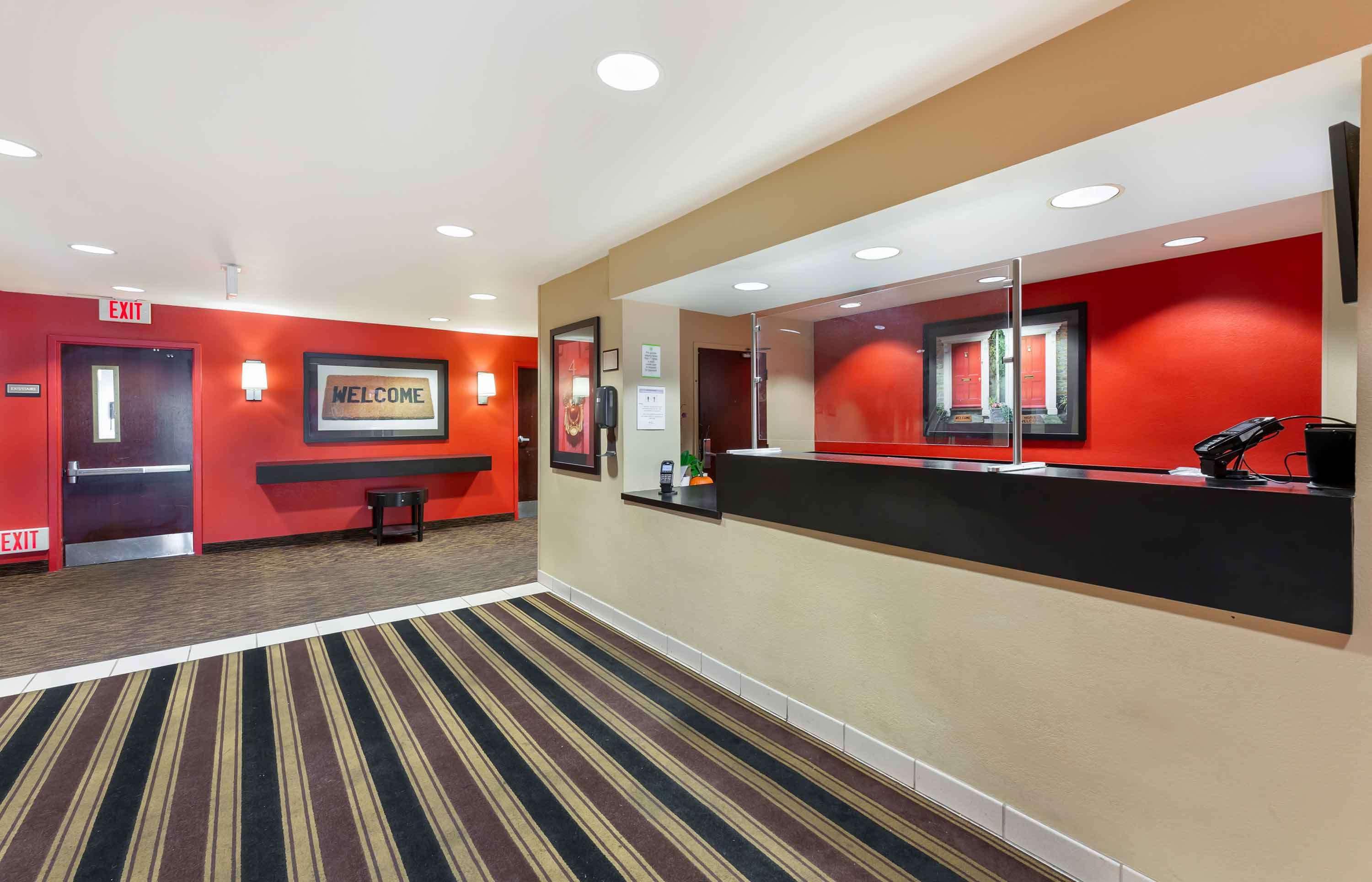 Vista Lobby Extended Stay America Suites Cleveland Brooklyn