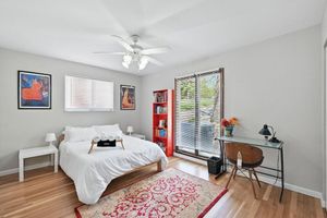 Alquiler Vacacional - Family Friendly Lake Front retreat with Lake Front Beach and Dock.