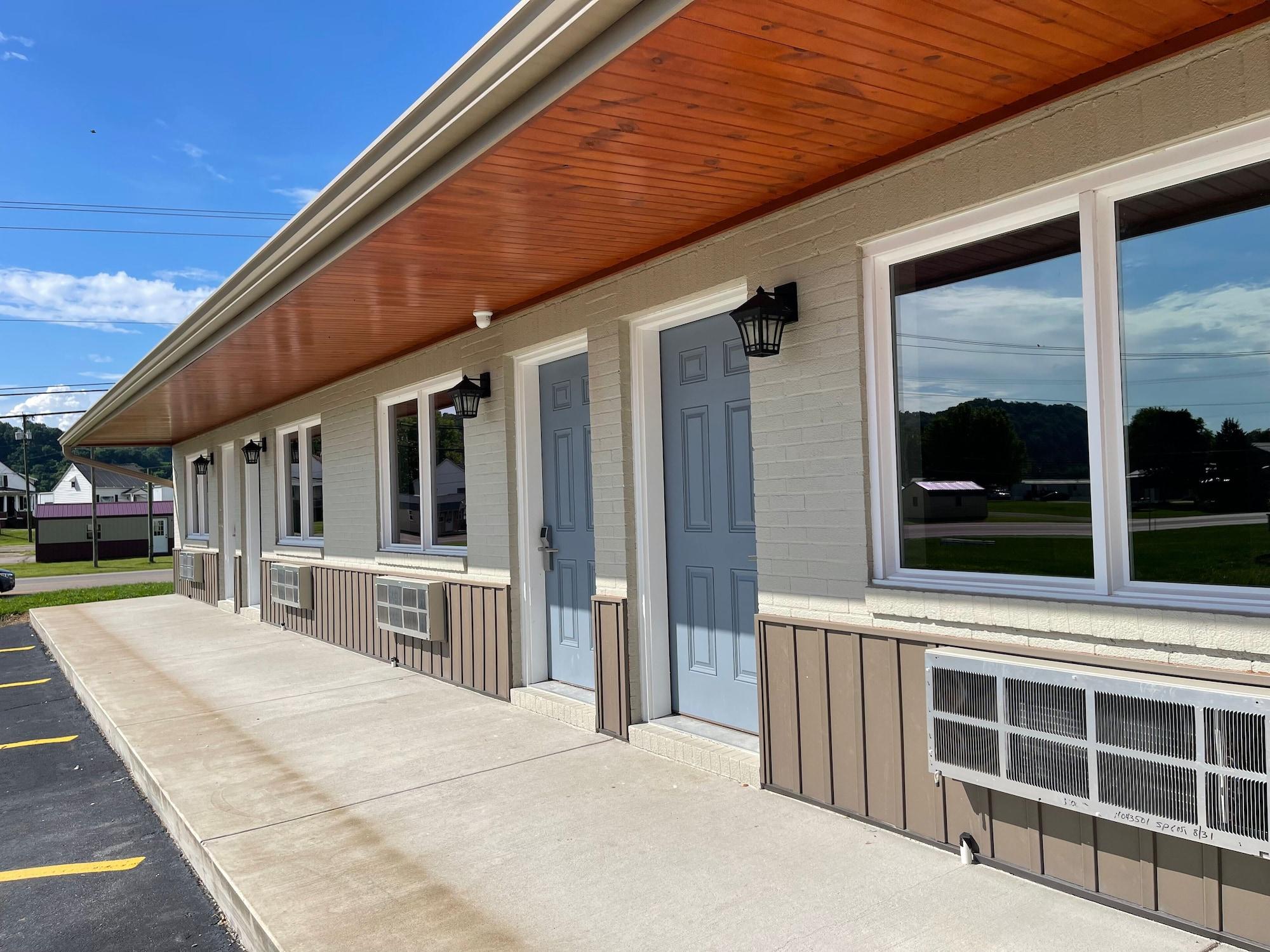 Varios Four Seasons Inn