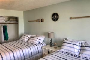 Alquiler Vacacional - 240 Feet of Private Sandy Lake Huron Beach!