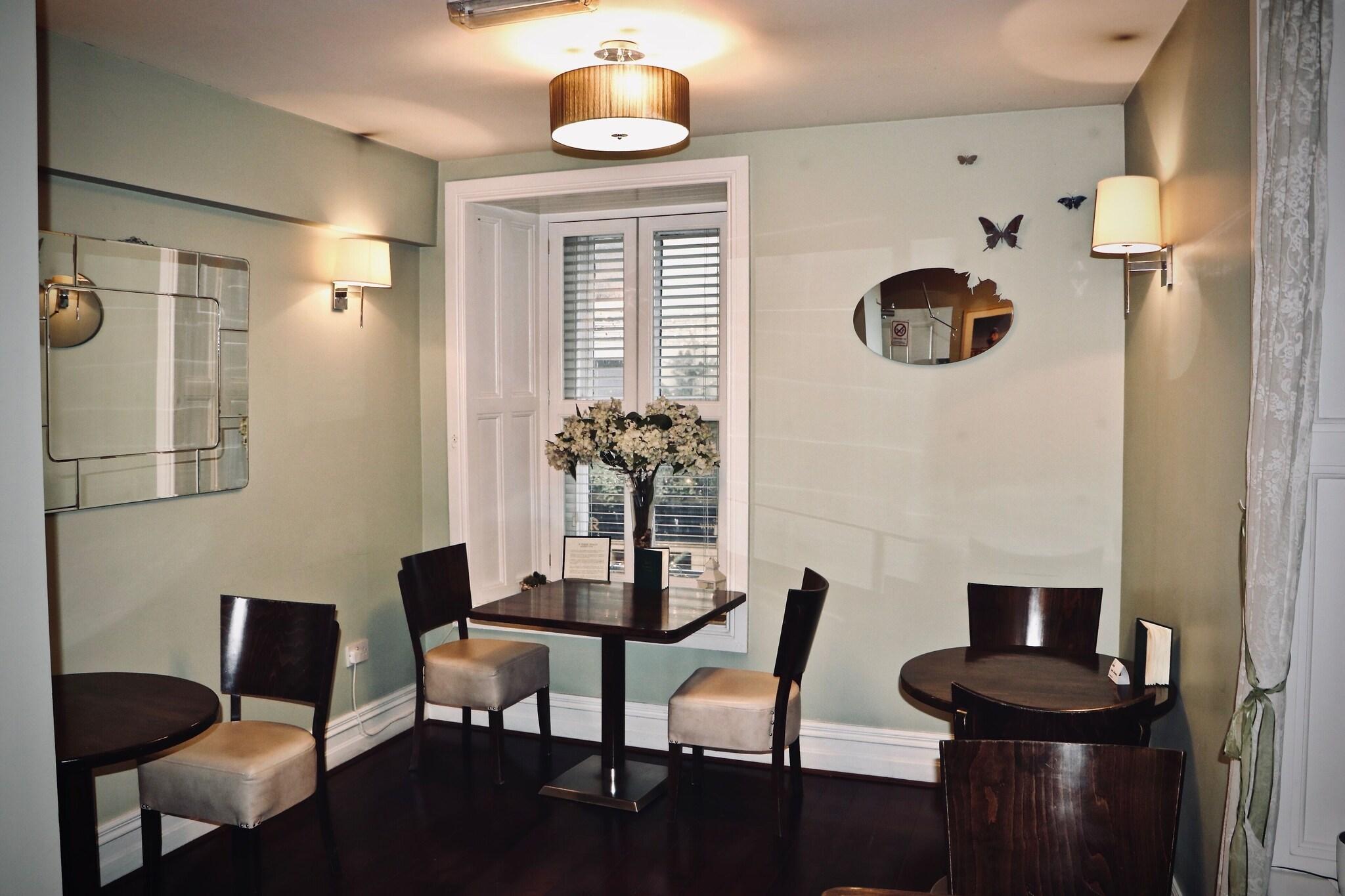 Restaurant 7 Cross Street