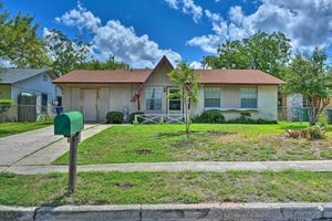 Alquiler Vacacional - Cozy San Antonio Family Home: 3 Mi to Lackland AFB