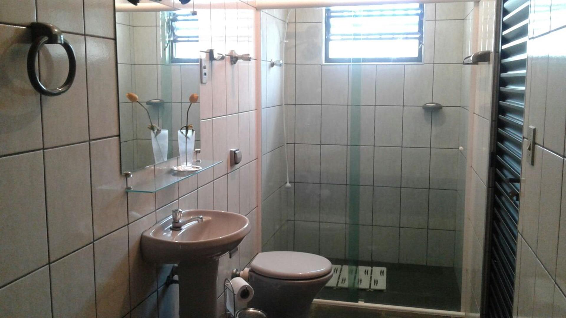 Baño Hostel Brilho do Sol
