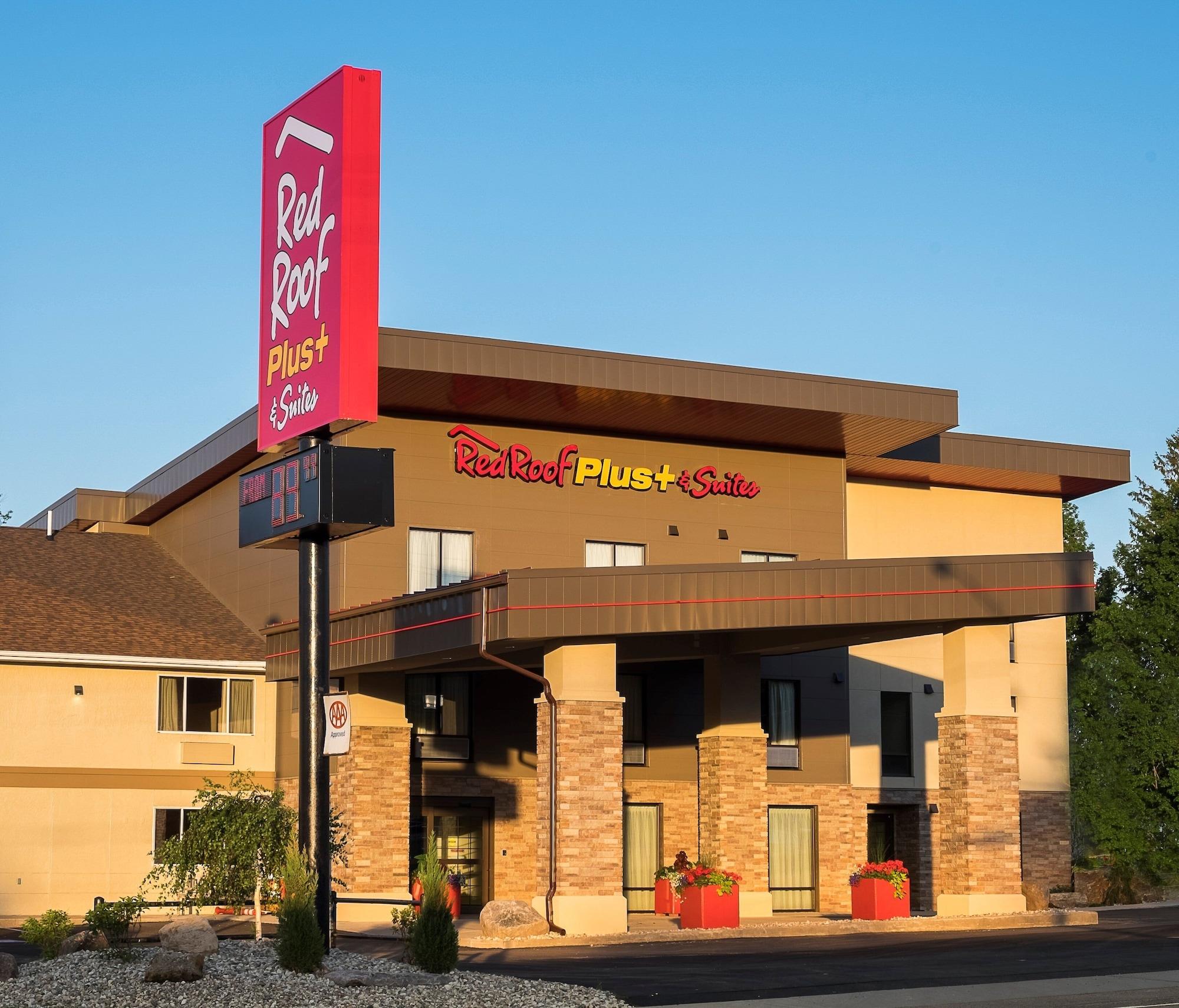 Varios Red Roof Inn PLUS+ & Suites Malone