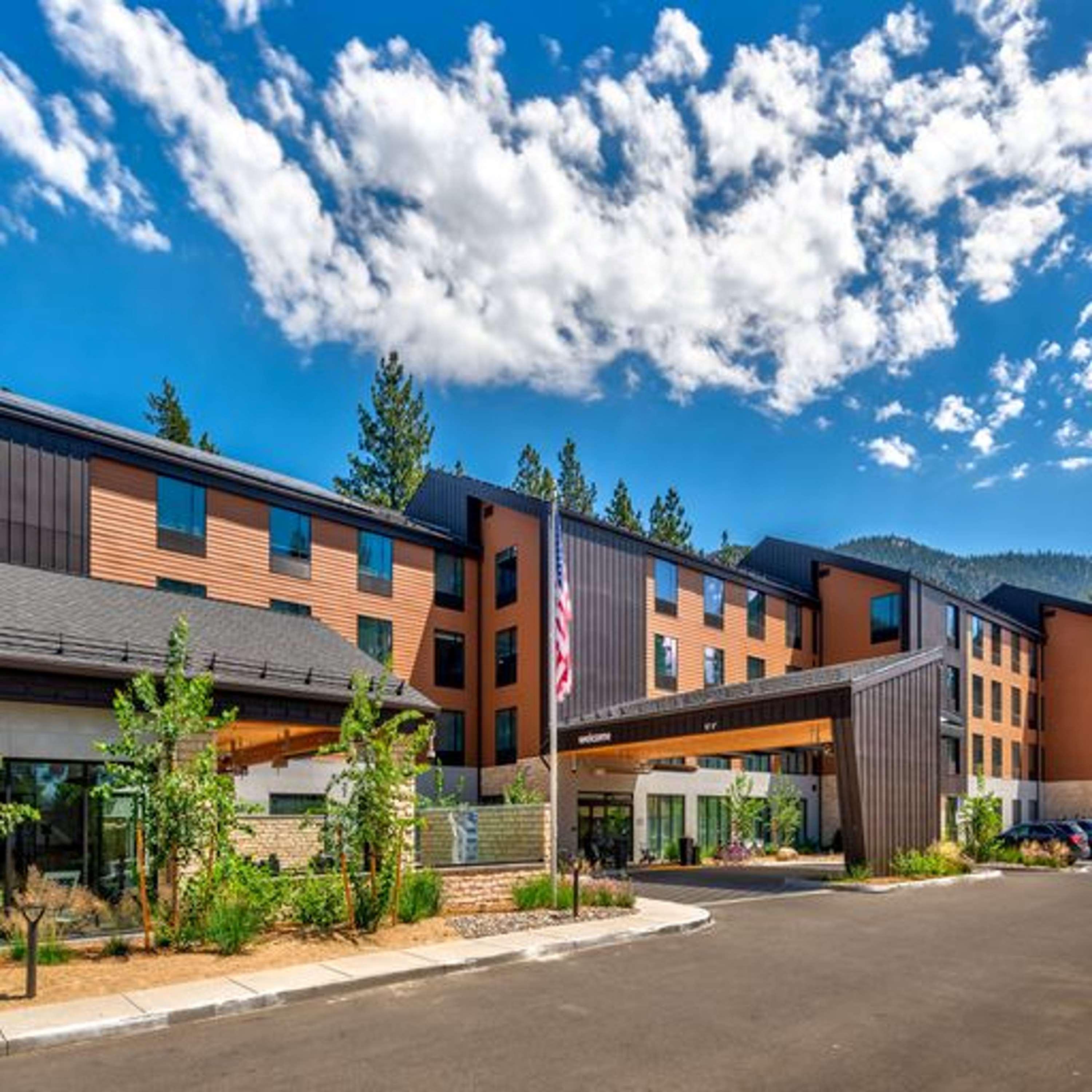 Vista Exterior Hampton Inn & Suites South Lake Tahoe