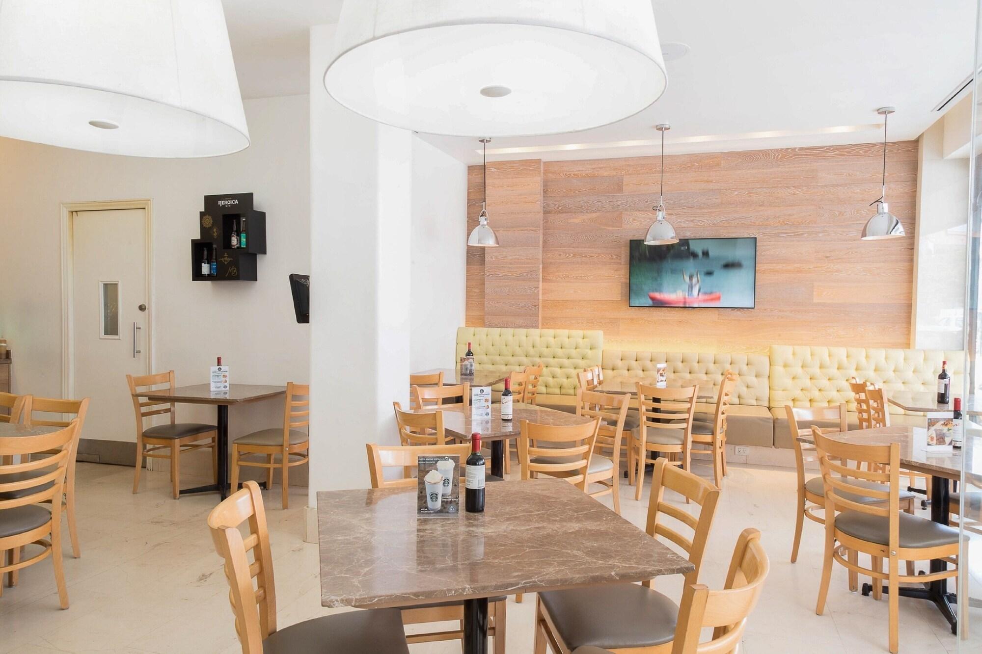 Restaurant Hoteles Piedra Alta by De Los Perez