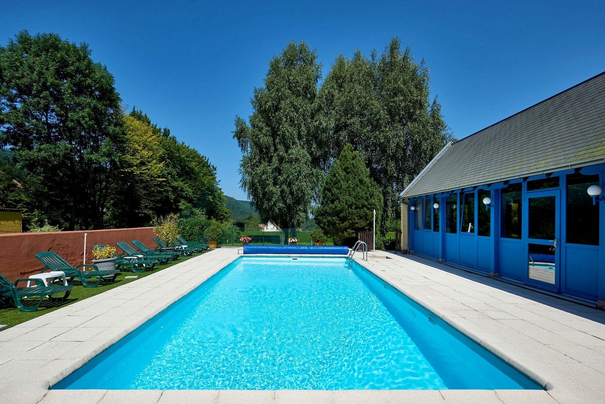 Vista Piscina Hostellerie Belle-Vue