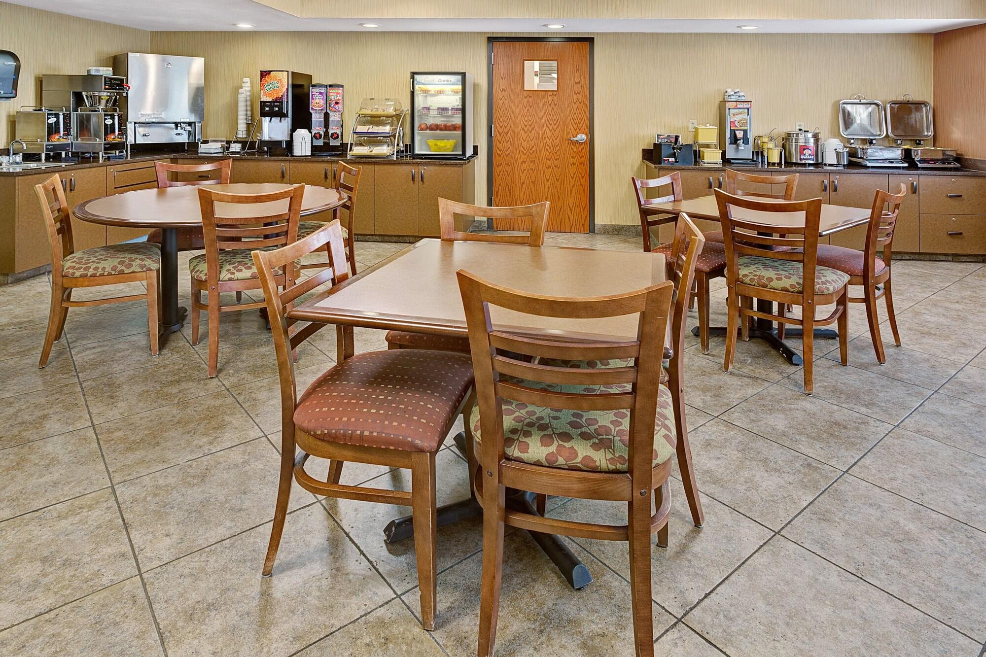 Restaurant Days Inn by Wyndham Cheyenne