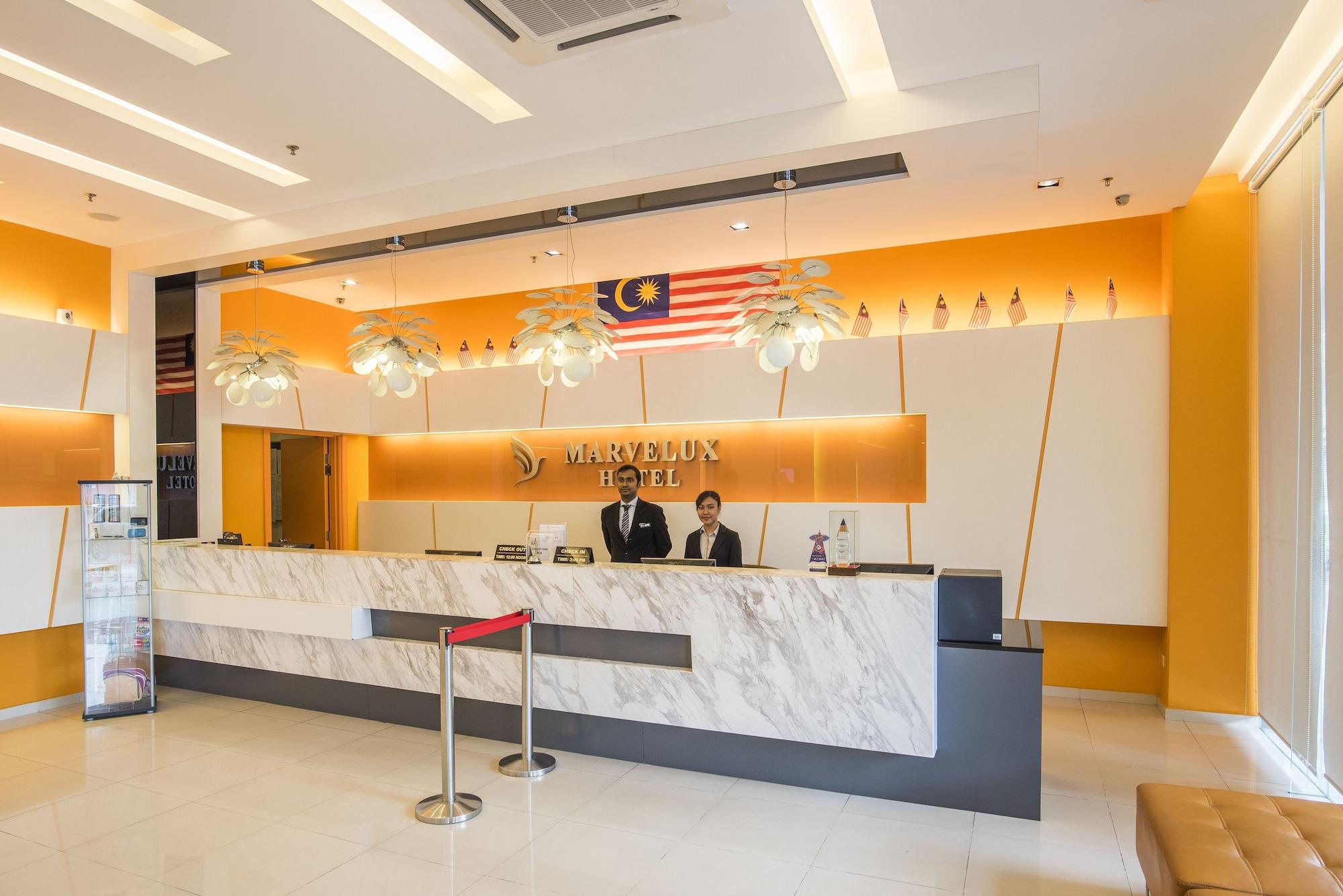Vista Lobby Marvelux Hotel