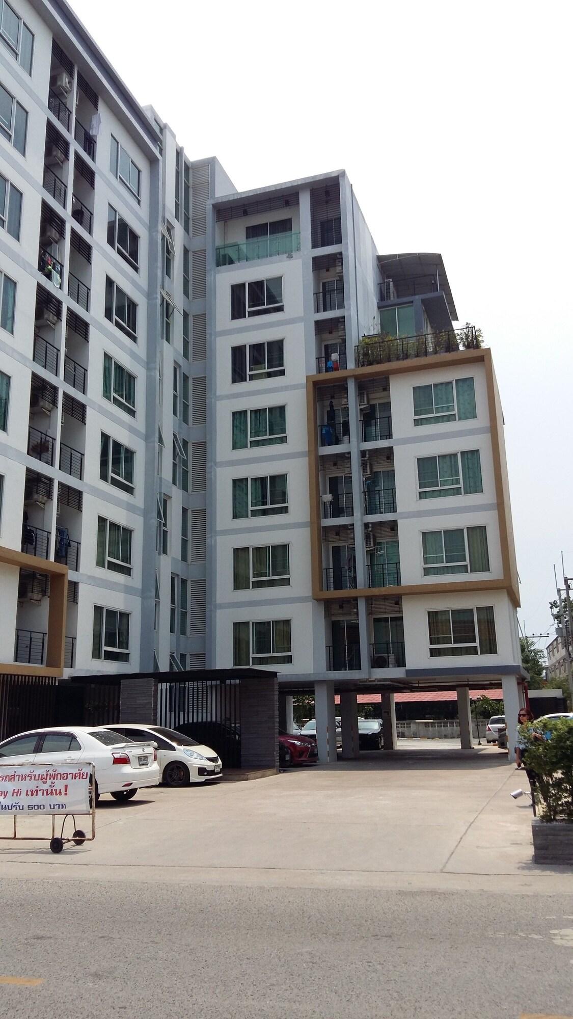 Varios Say Hi Residences