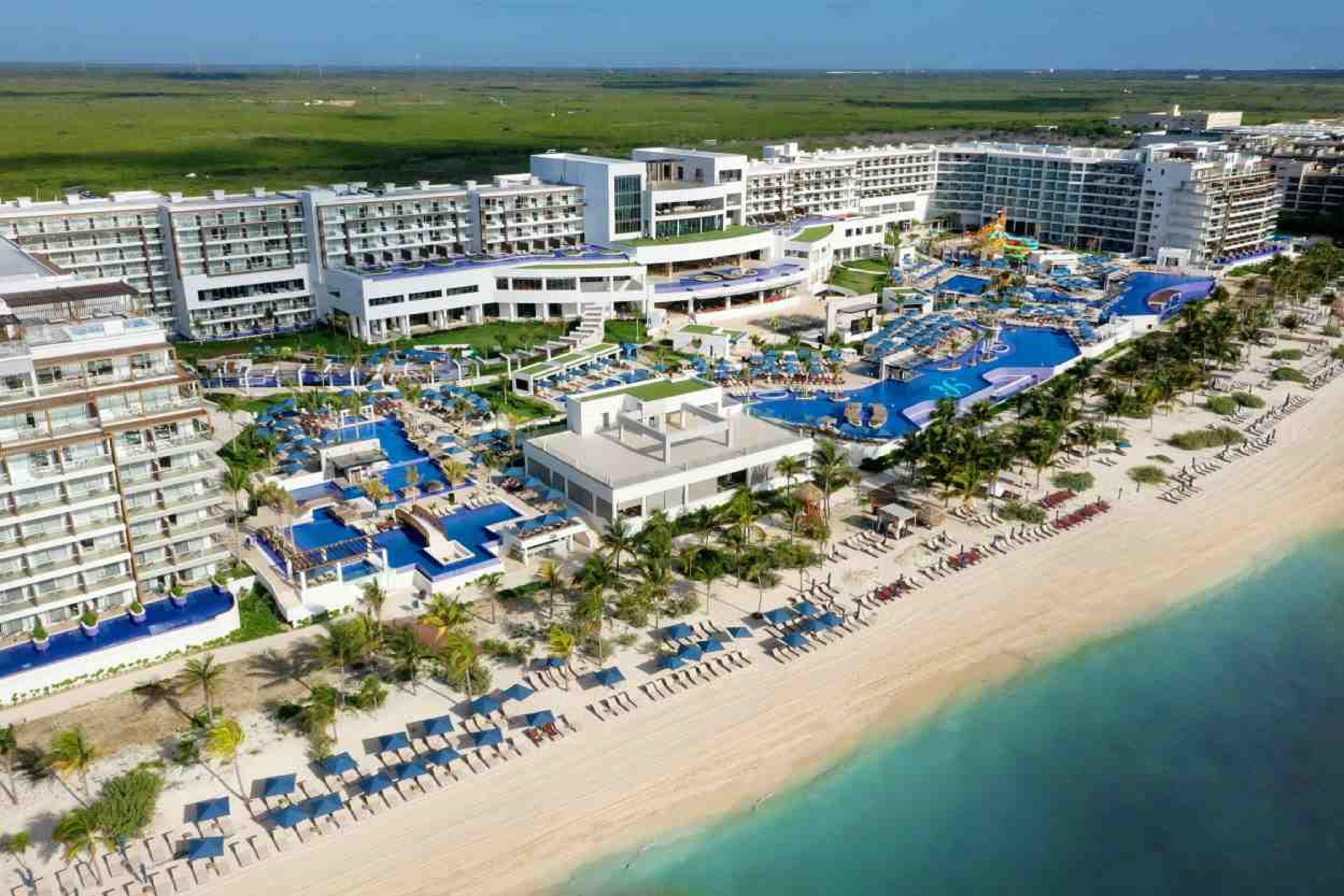 Vista Exterior Royalton Splash Riviera Cancun, An Autograph Collection All-Inclusive Resort