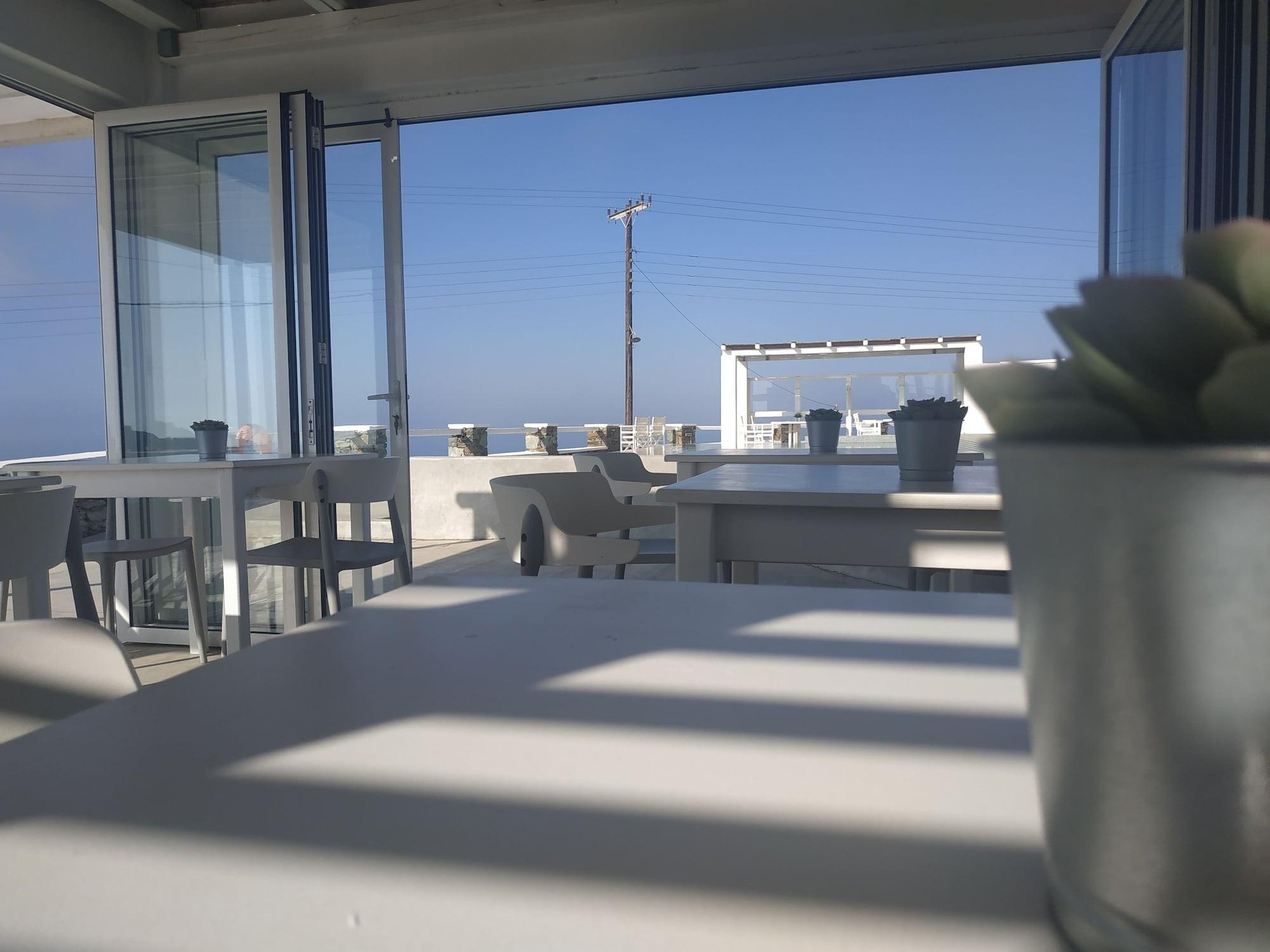 Bar/Salón Lemon Tree Houses