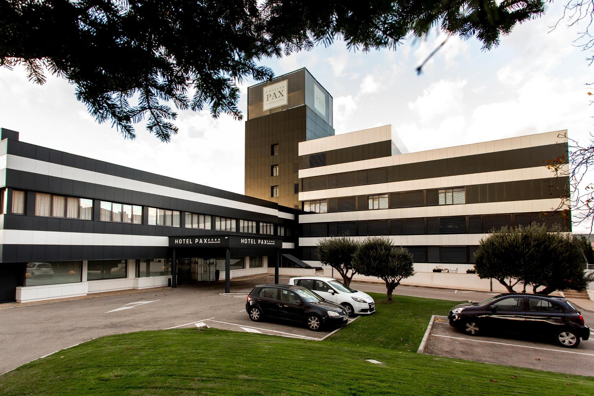 Vista Exterior Hotel Pax Guadalajara
