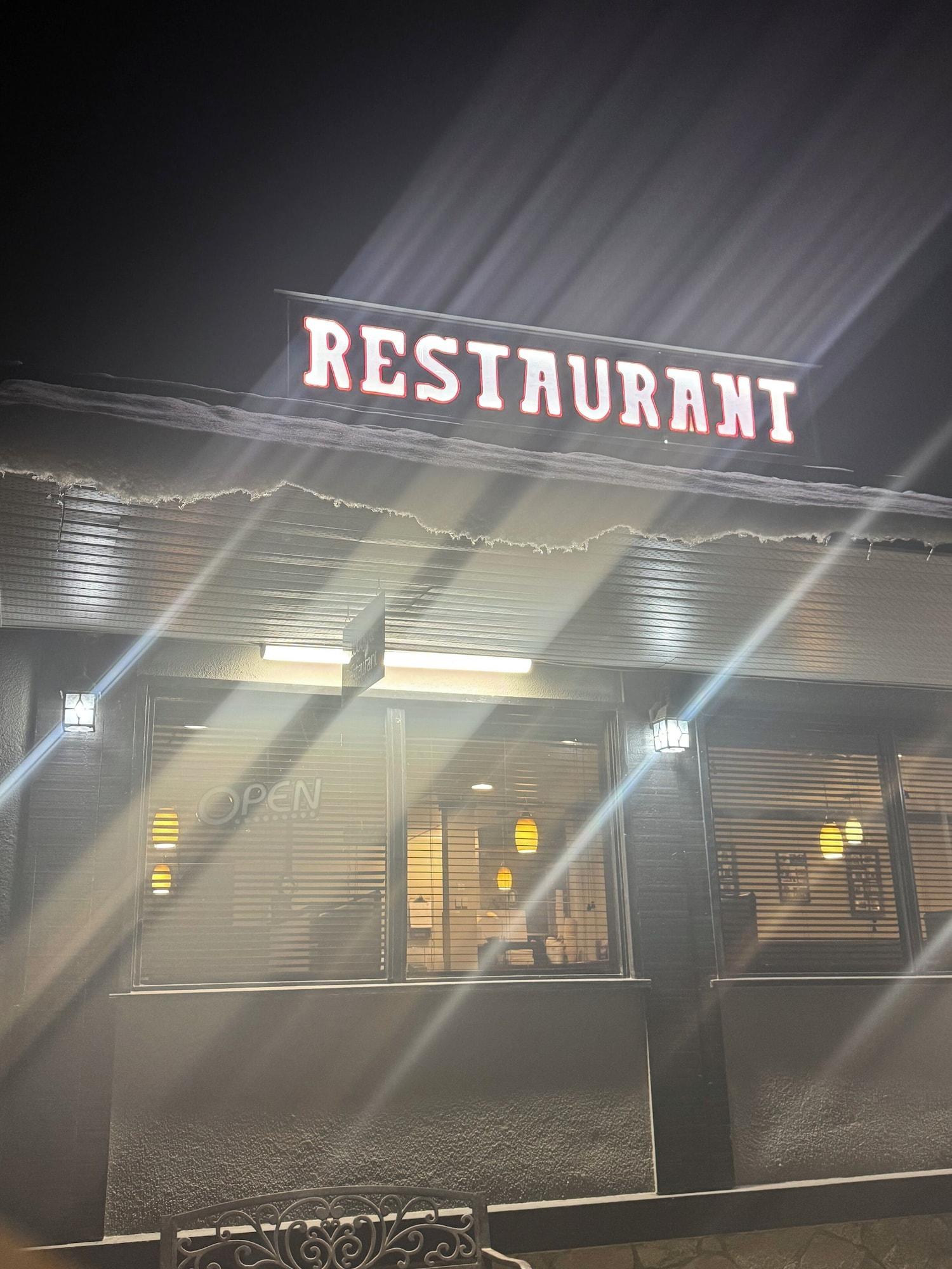 Vista Exterior Wells Gray Inn