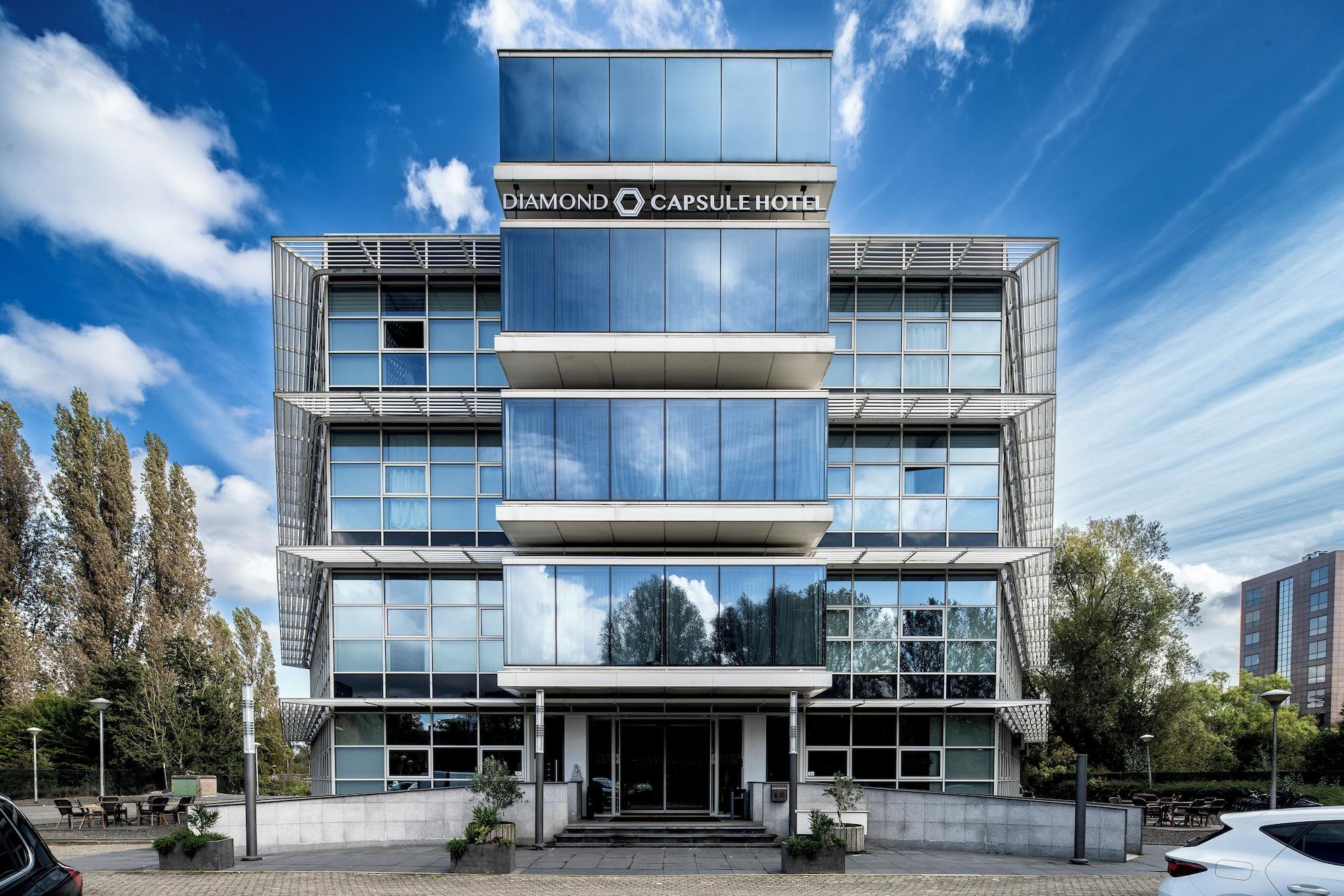 Varios Diamond Capsule Hotel Amsterdam South