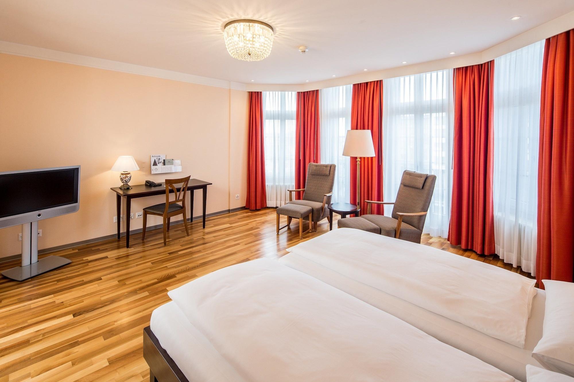 Set de Habitación Hotel Schweizerhof Basel