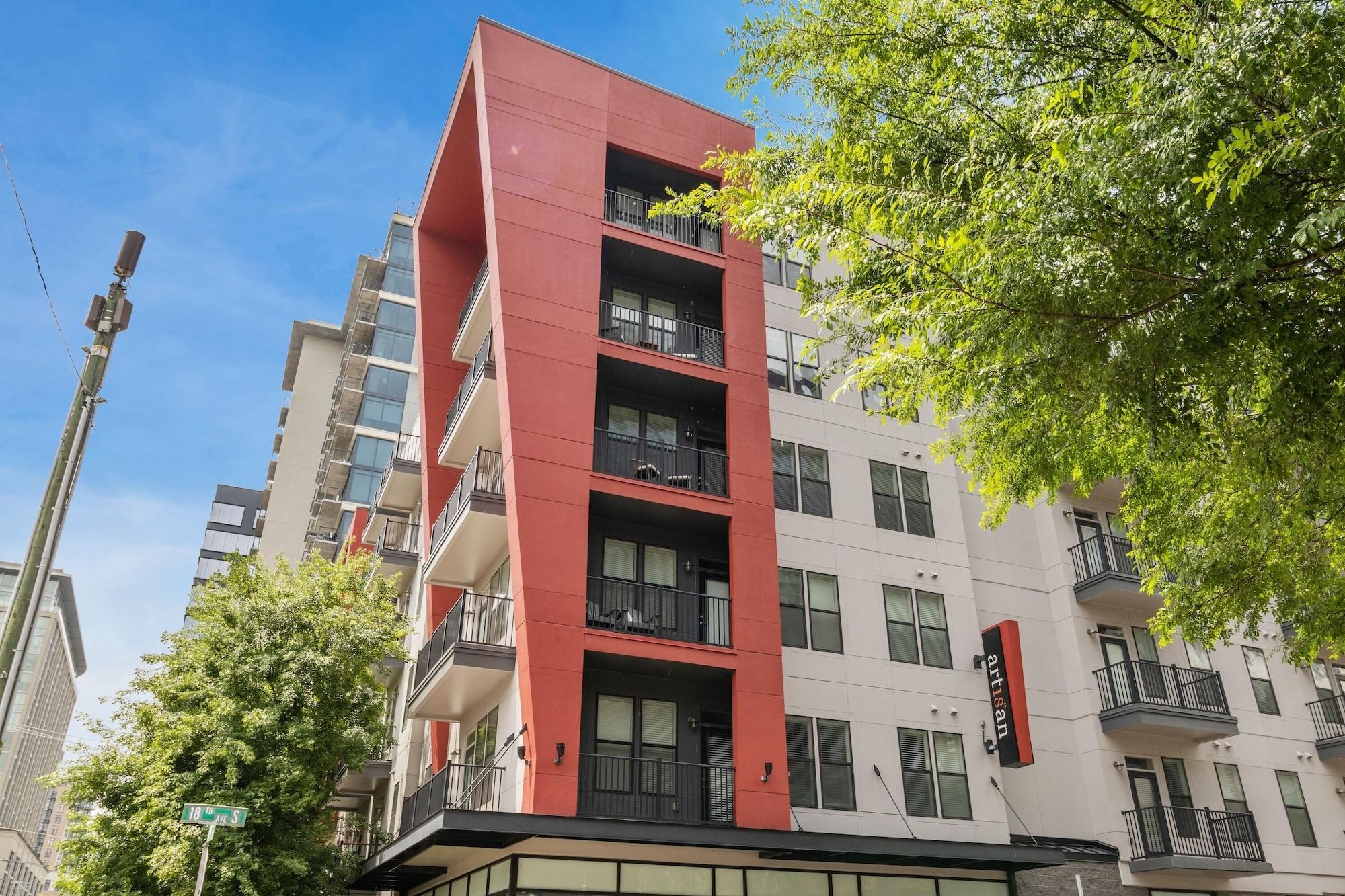 Varios Kasa At Artisan Music Row Nashville