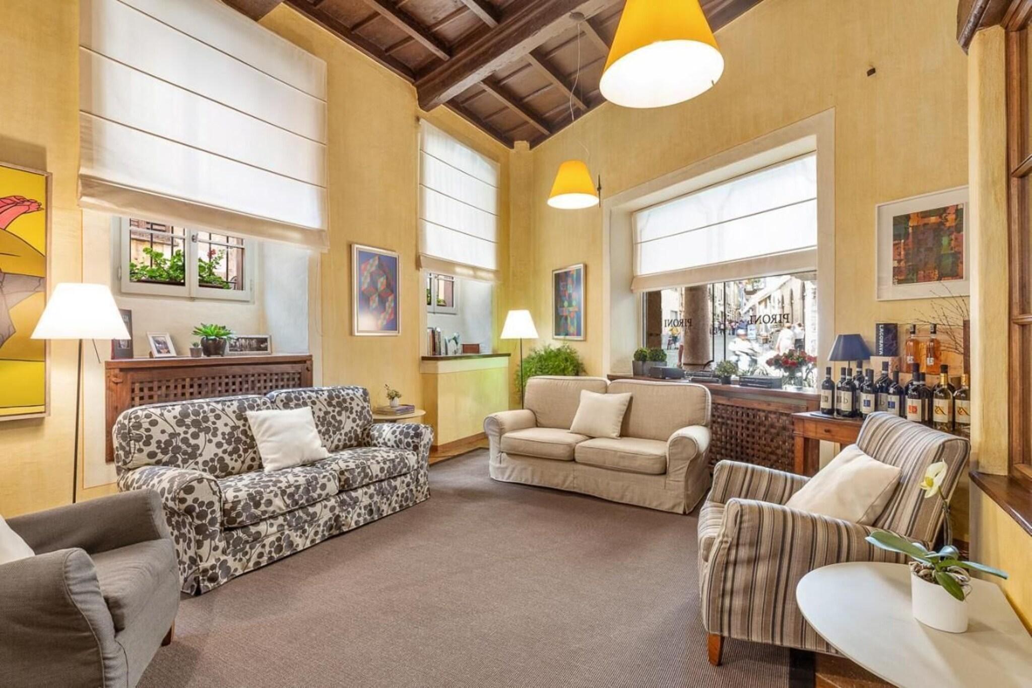 Vista Lobby Hotel Pironi