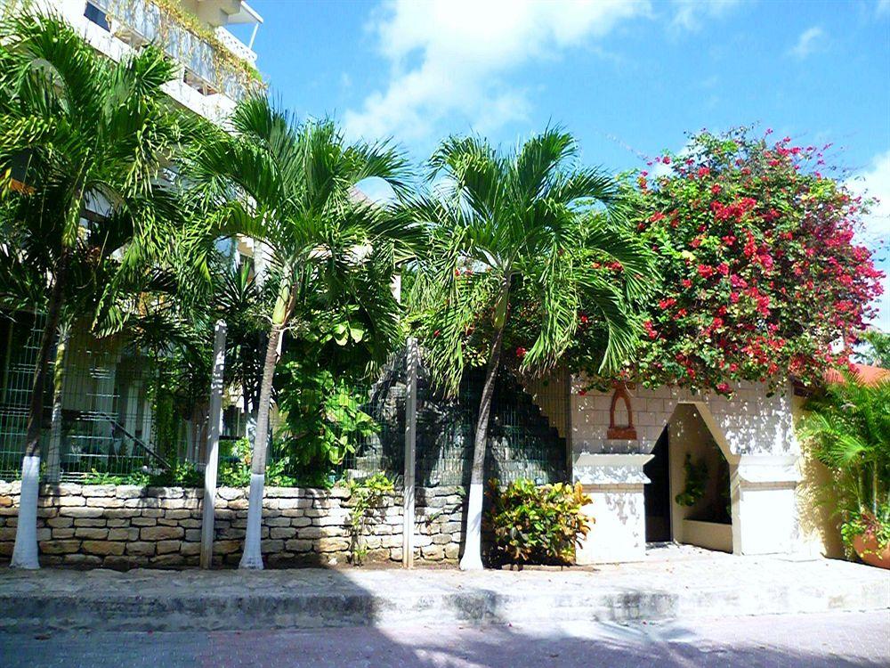 Varios Hotel Labnah