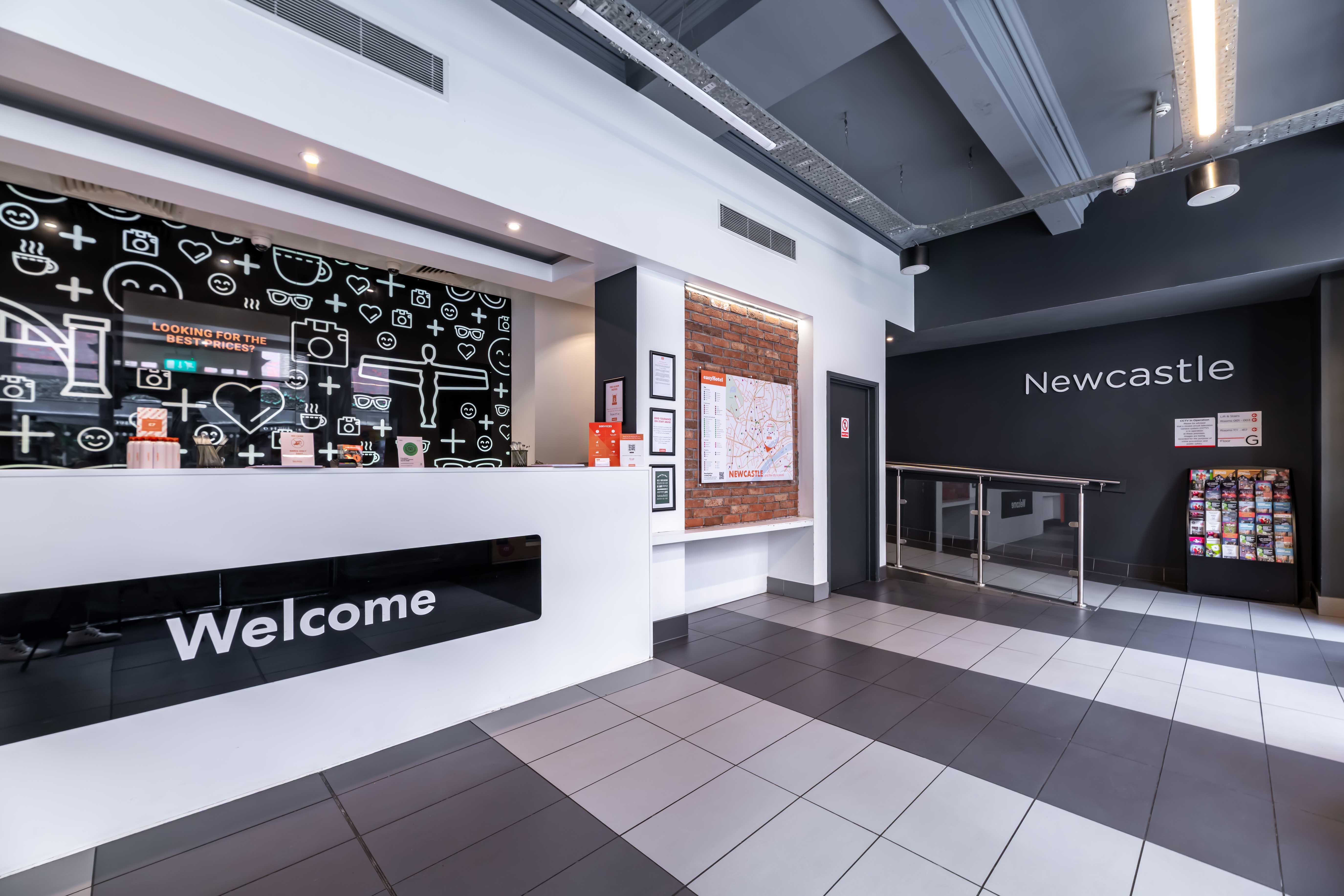 Vista Lobby easyHotel Newcastle