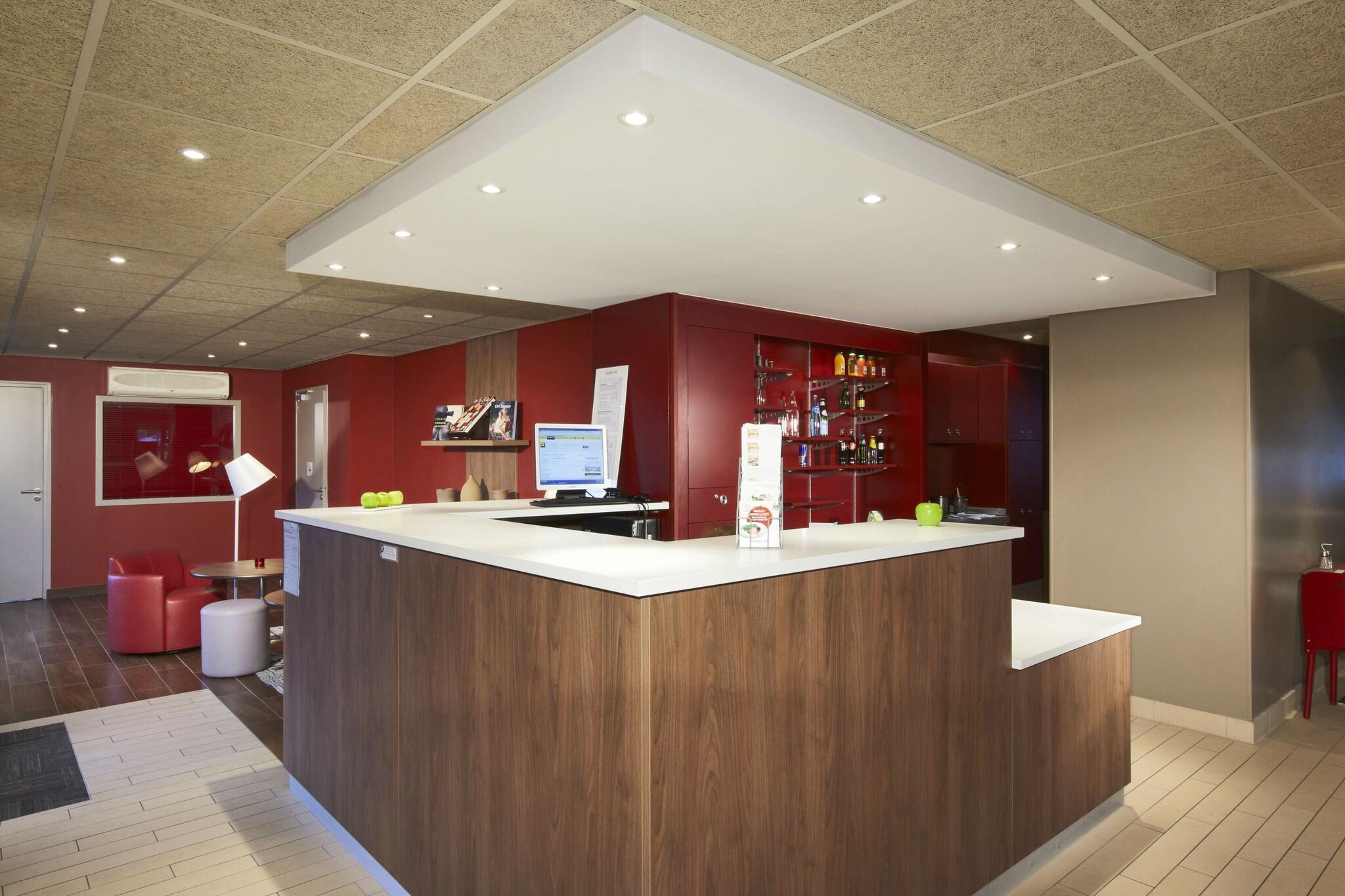 Vista Lobby Campanile Vichy - Bellerive Sur Allier