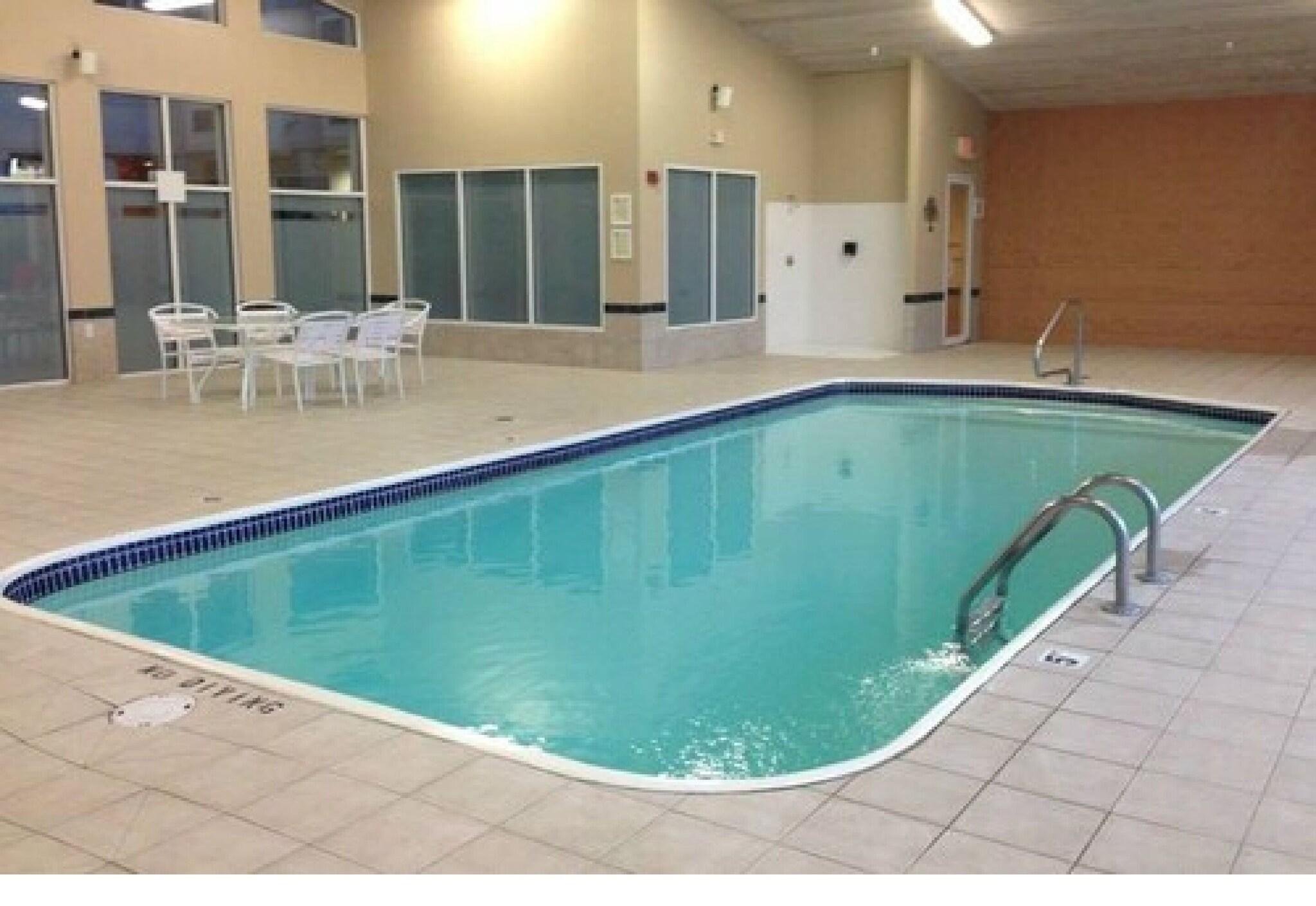 Vista Piscina The Comstock Inn and Conference Center