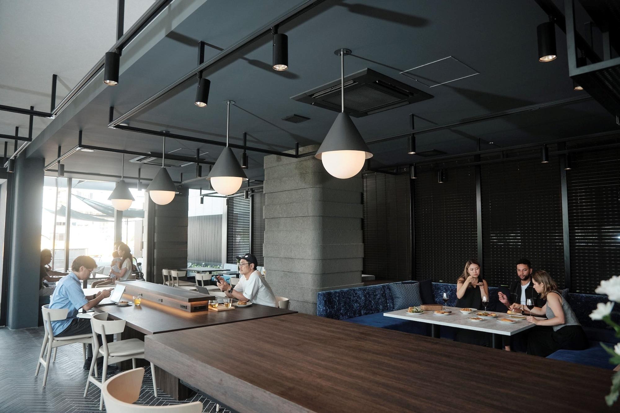 Bar/Salón FAV LUX HIDATAKAYAMA