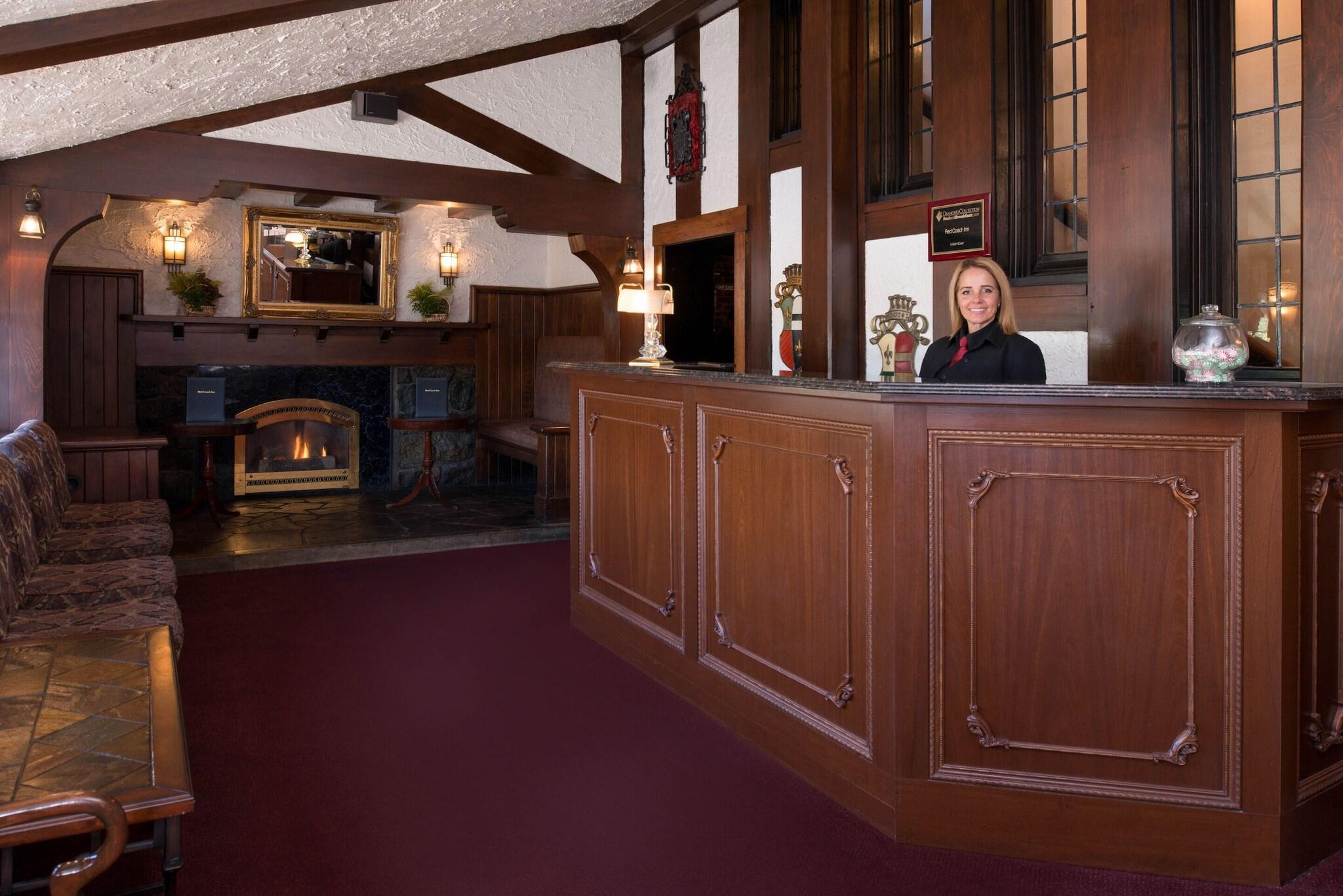 Vista Lobby Red Coach Inn