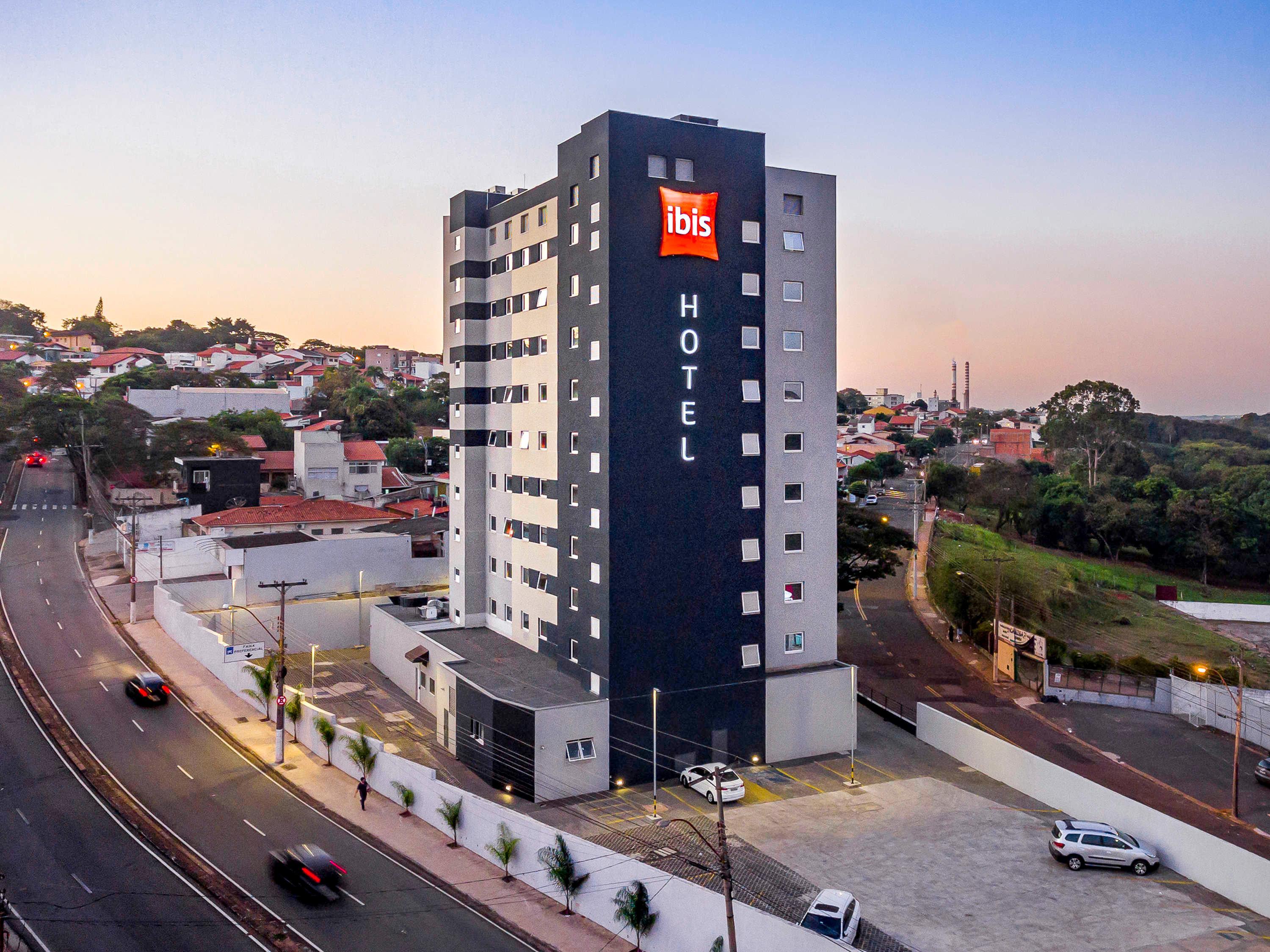 Vista Exterior ibis Americana