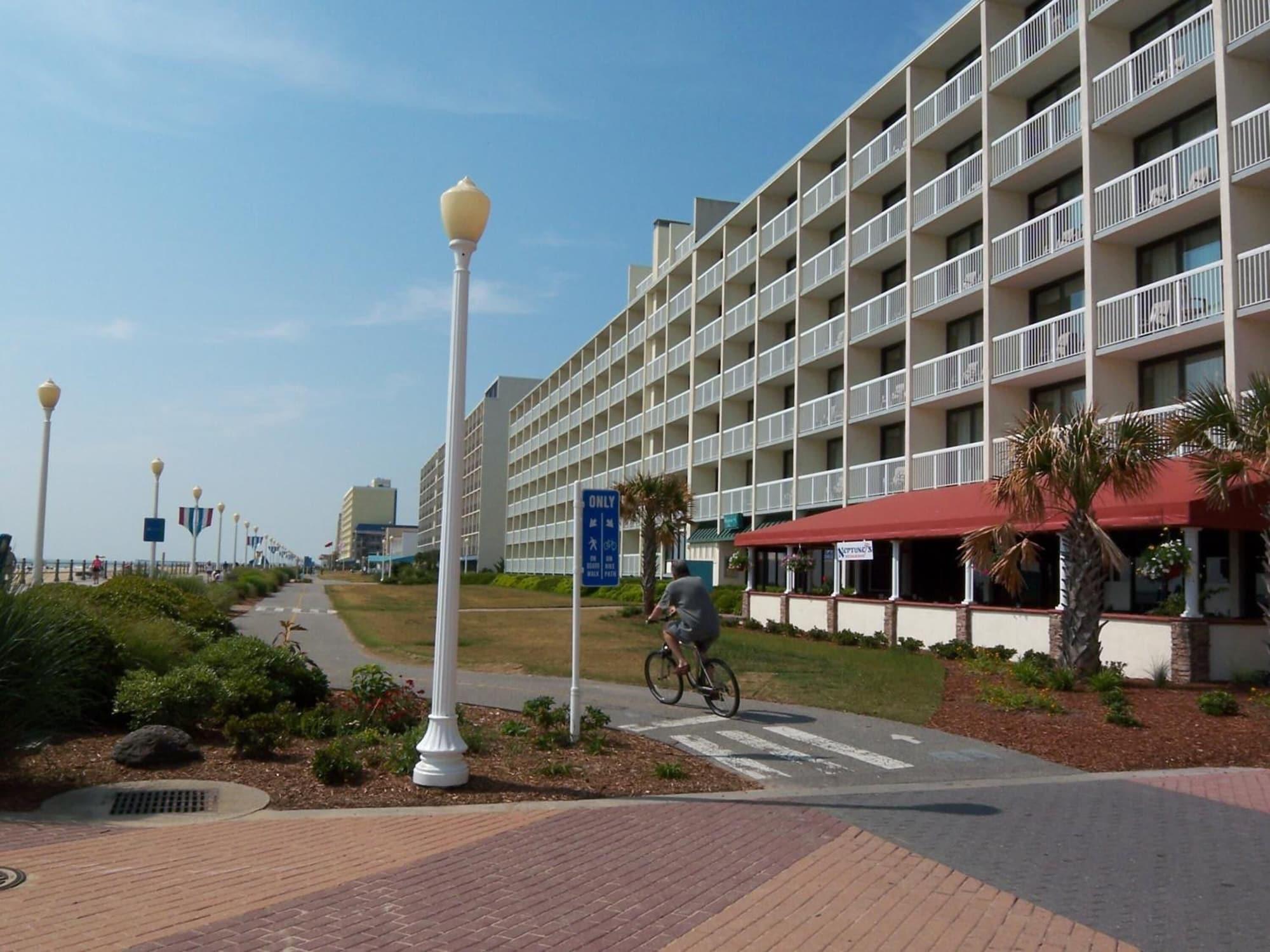 Vista Exterior Oceanfront Inn