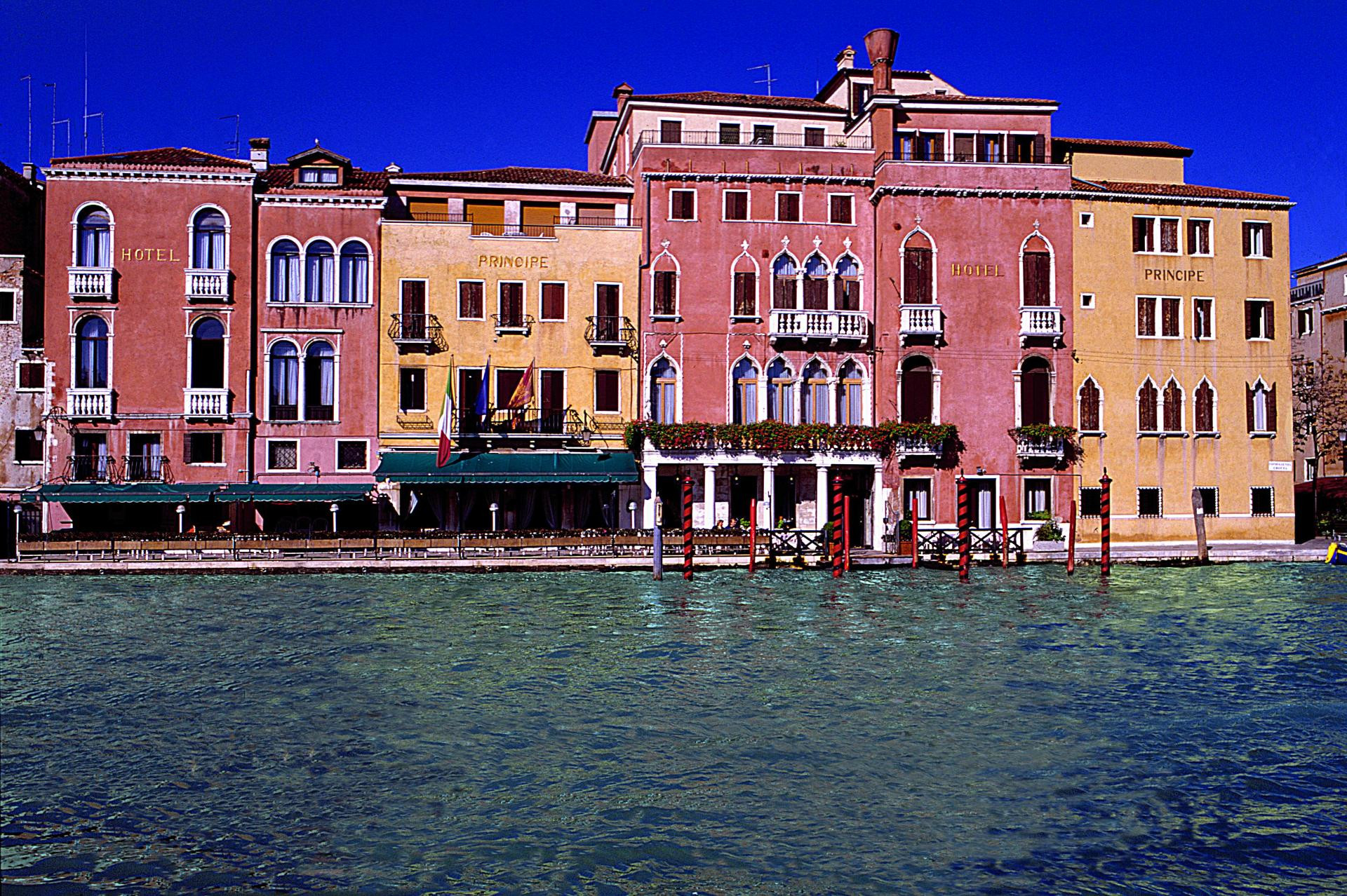 Vista Exterior Hotel Principe